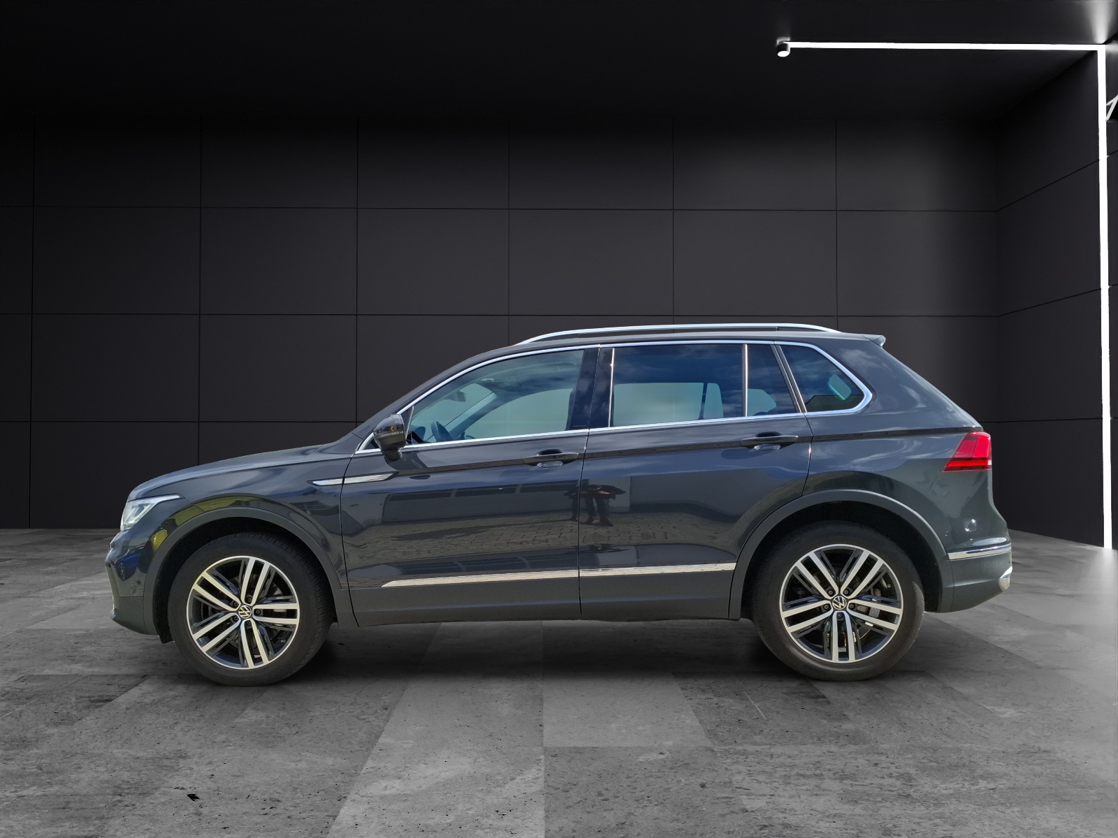 Fahrzeugabbildung Volkswagen Tiguan TDI Elegance DSG 4Mo Matrix AHK Navi AIF´D ACC RFK SH 19