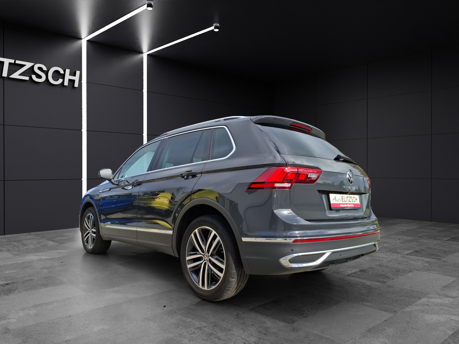 Fahrzeugabbildung Volkswagen Tiguan TDI Elegance DSG 4Mo Matrix AHK Navi AIF´D ACC RFK SH 19