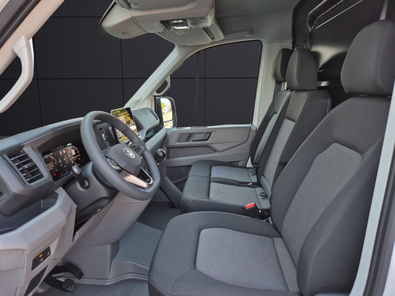 Fahrzeugabbildung Volkswagen Crafter Kasten 35 MR Klima RFK AID Holzfussb