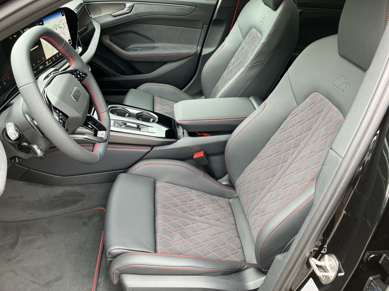 Fahrzeugabbildung Audi Audi A6 Limousine TFSI quattro S tronic, S Line, Matrix LED, Pano,