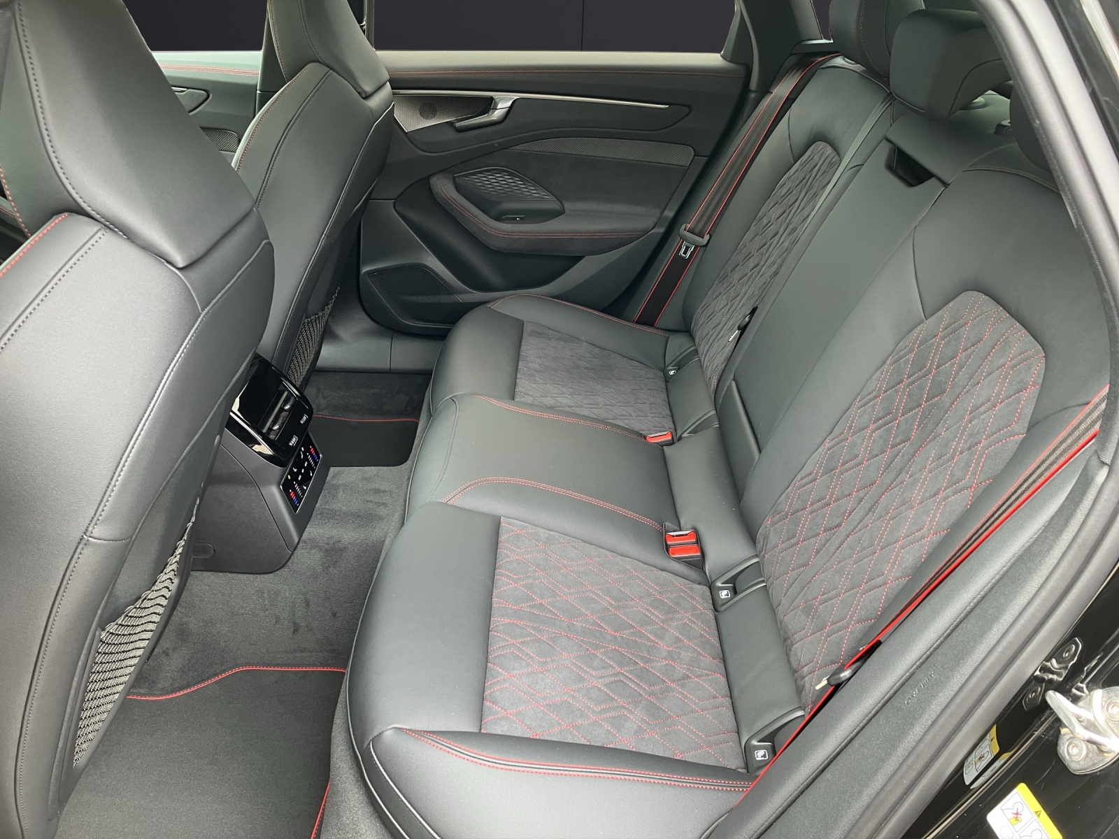 Fahrzeugabbildung Audi Audi A6 Limousine TFSI quattro S tronic, S Line, Matrix LED, Pano,