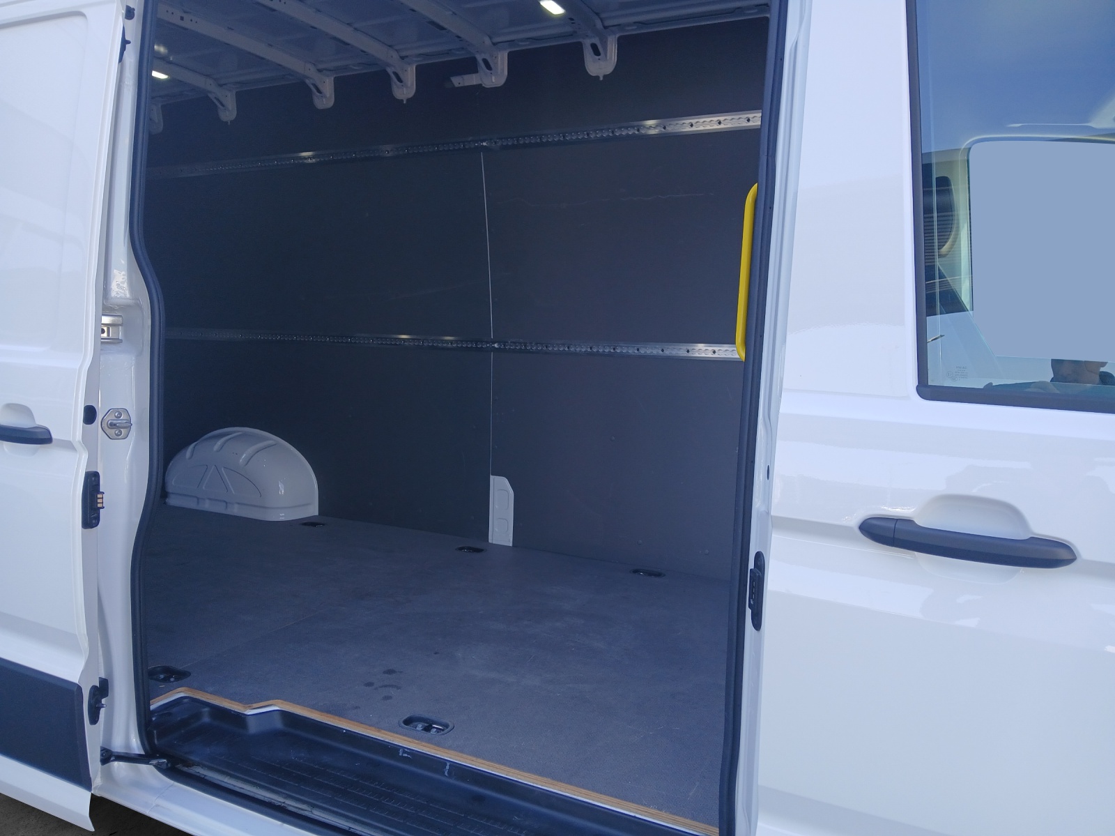 Fahrzeugabbildung Volkswagen Crafter Kasten 35 LR HD, Klima DAB RFK DAB+