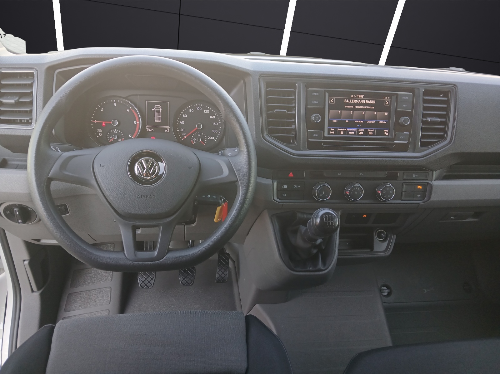Fahrzeugabbildung Volkswagen Crafter Kasten 35 LR HD, Klima DAB RFK DAB+