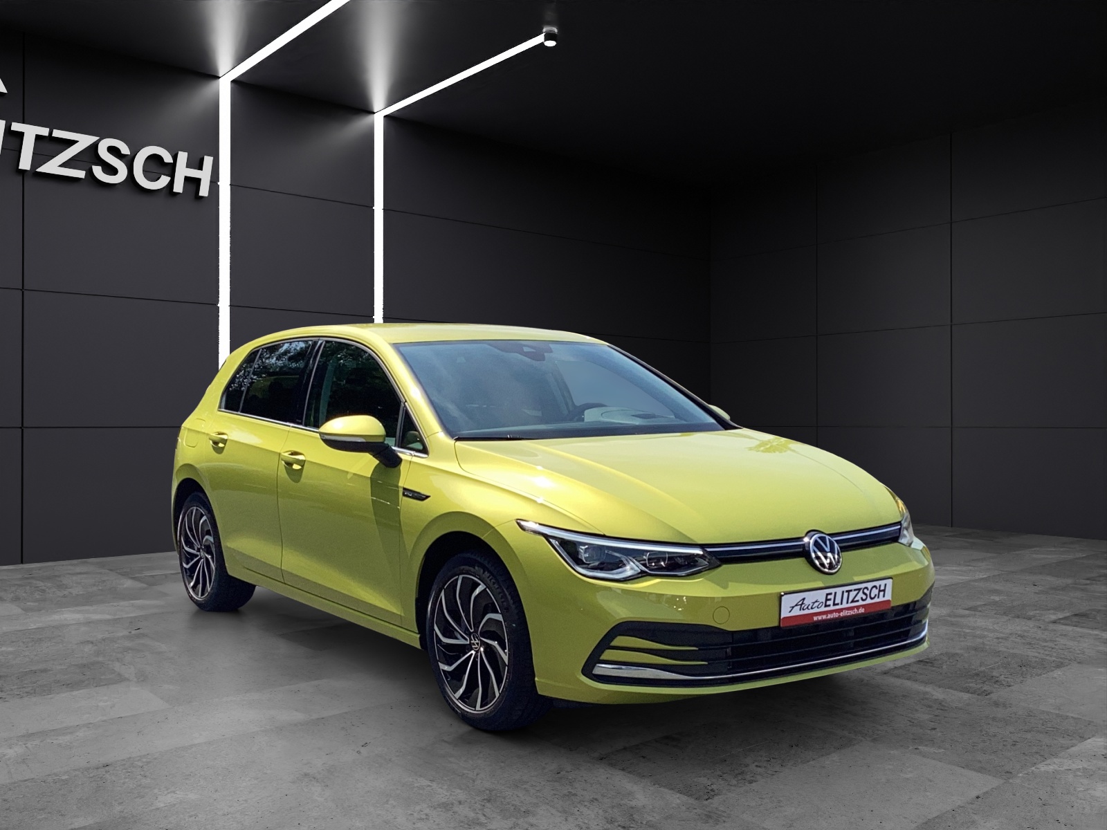 Fahrzeugabbildung Volkswagen Golf VIII Style LED ACC AID HUD NAVI PDC SHZ LED ACC AID HUD NAVI PDC SHZ