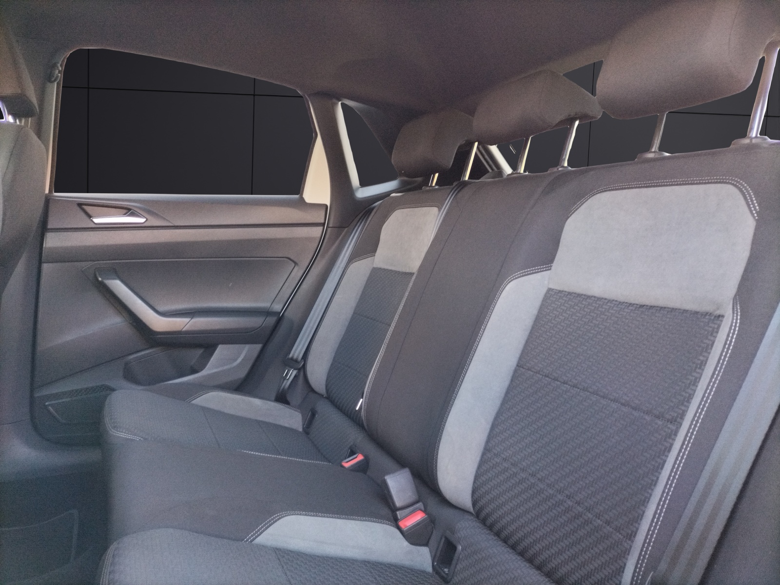 Fahrzeugabbildung Volkswagen Polo R-Line TSI LED ACC PANO SHZ PDC Navi Klima