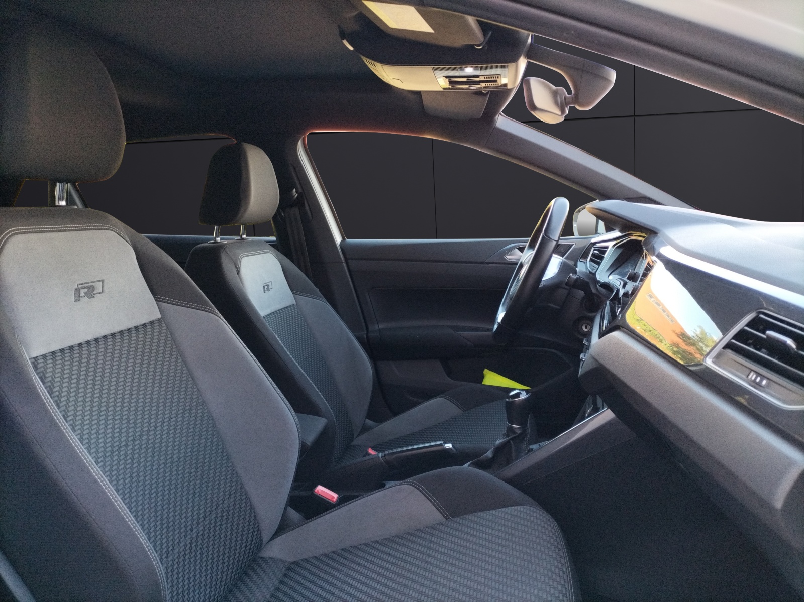 Fahrzeugabbildung Volkswagen Polo R-Line TSI LED ACC PANO SHZ PDC Navi Klima