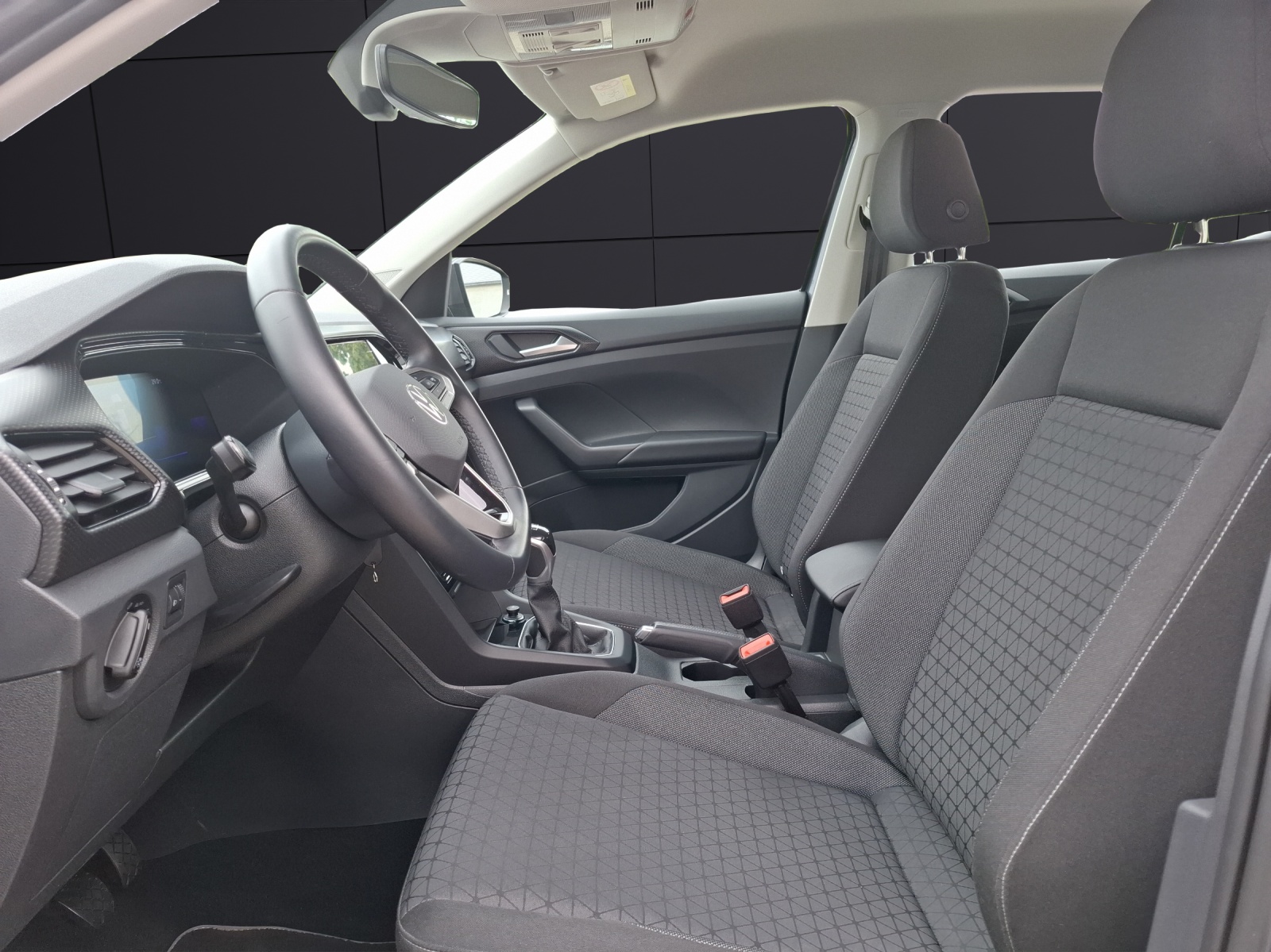 Fahrzeugabbildung Volkswagen T-Cross TSI Life Climatronic AID ACC RFK SH LM