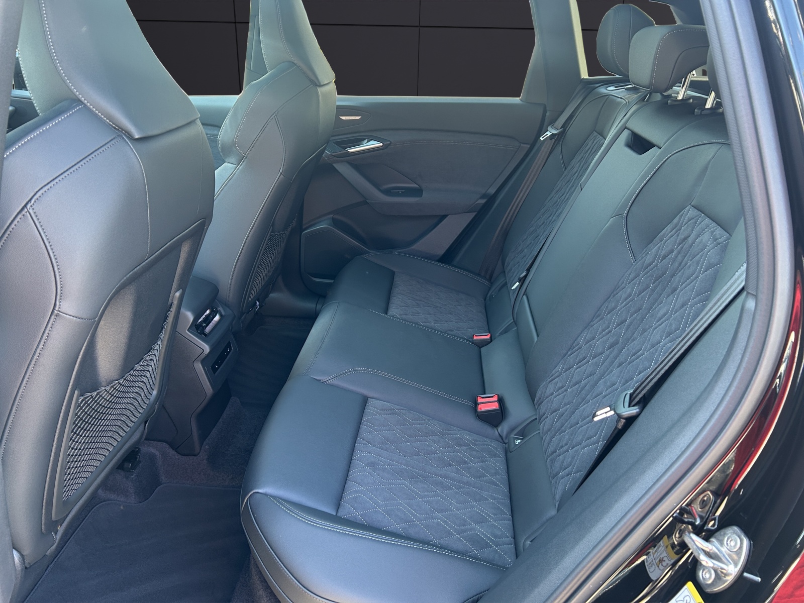 Fahrzeugabbildung Audi Q6 e-tron quattro 315 kW S line business