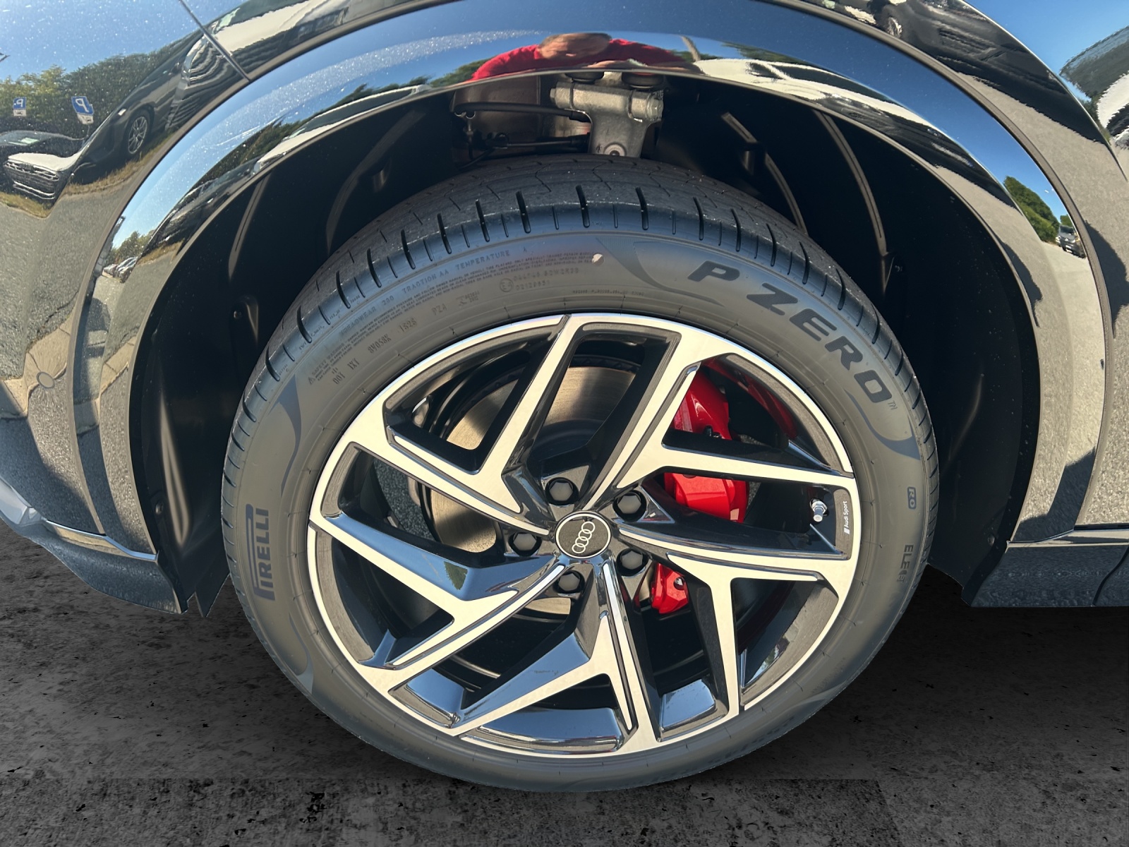 Fahrzeugabbildung Audi Q6 e-tron quattro 315 kW S line business