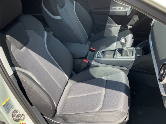 Fahrzeugabbildung Audi Q2 35 TFSI advanced virtual cockpit plus Klima-Komfortpaket