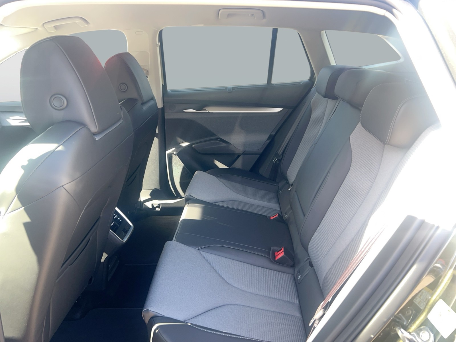 Fahrzeugabbildung SKODA Enyaq 85 Selection AHZV MATRIX RFK ACC