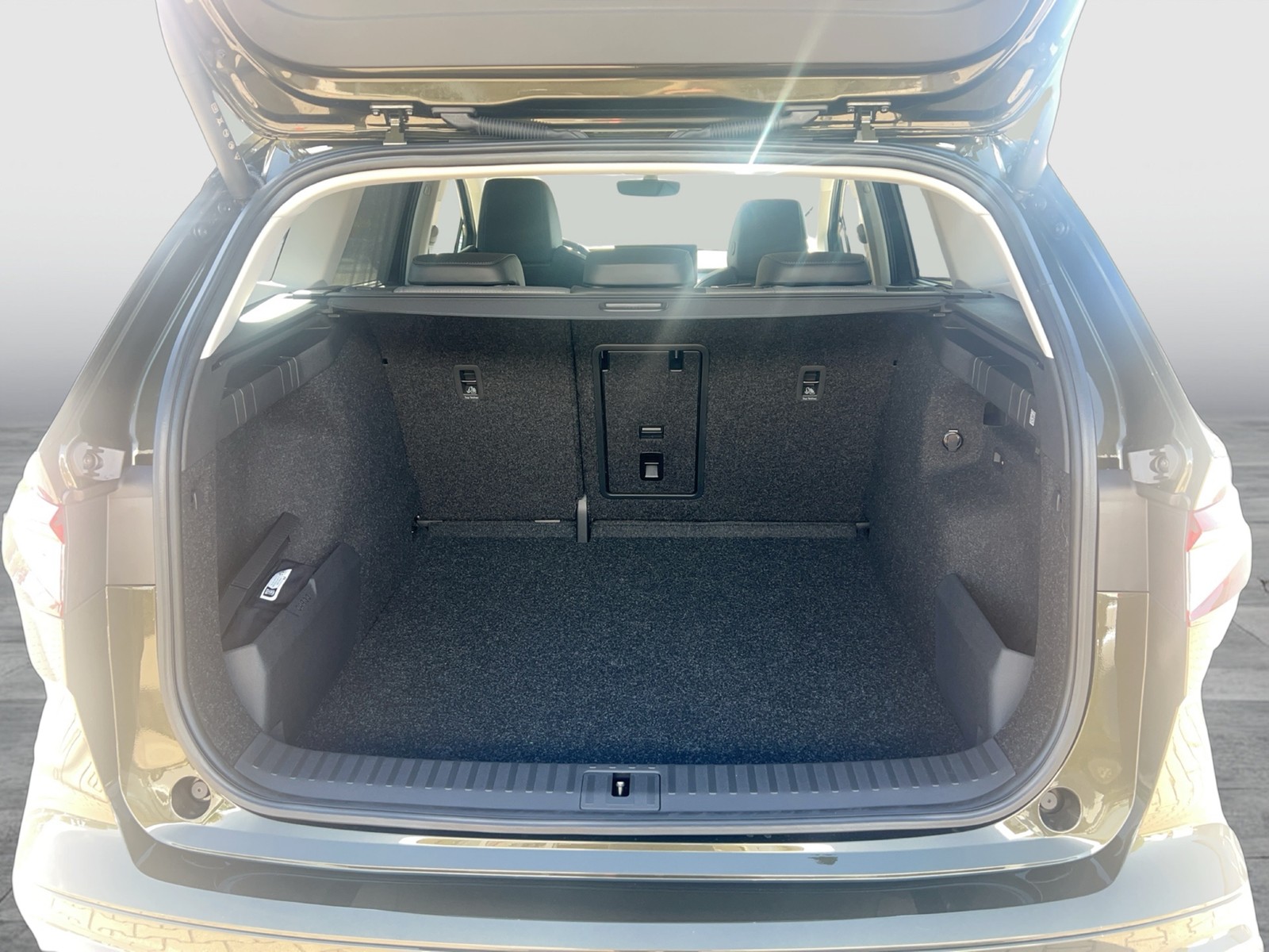 Fahrzeugabbildung SKODA Enyaq 85 Selection AHZV MATRIX RFK ACC