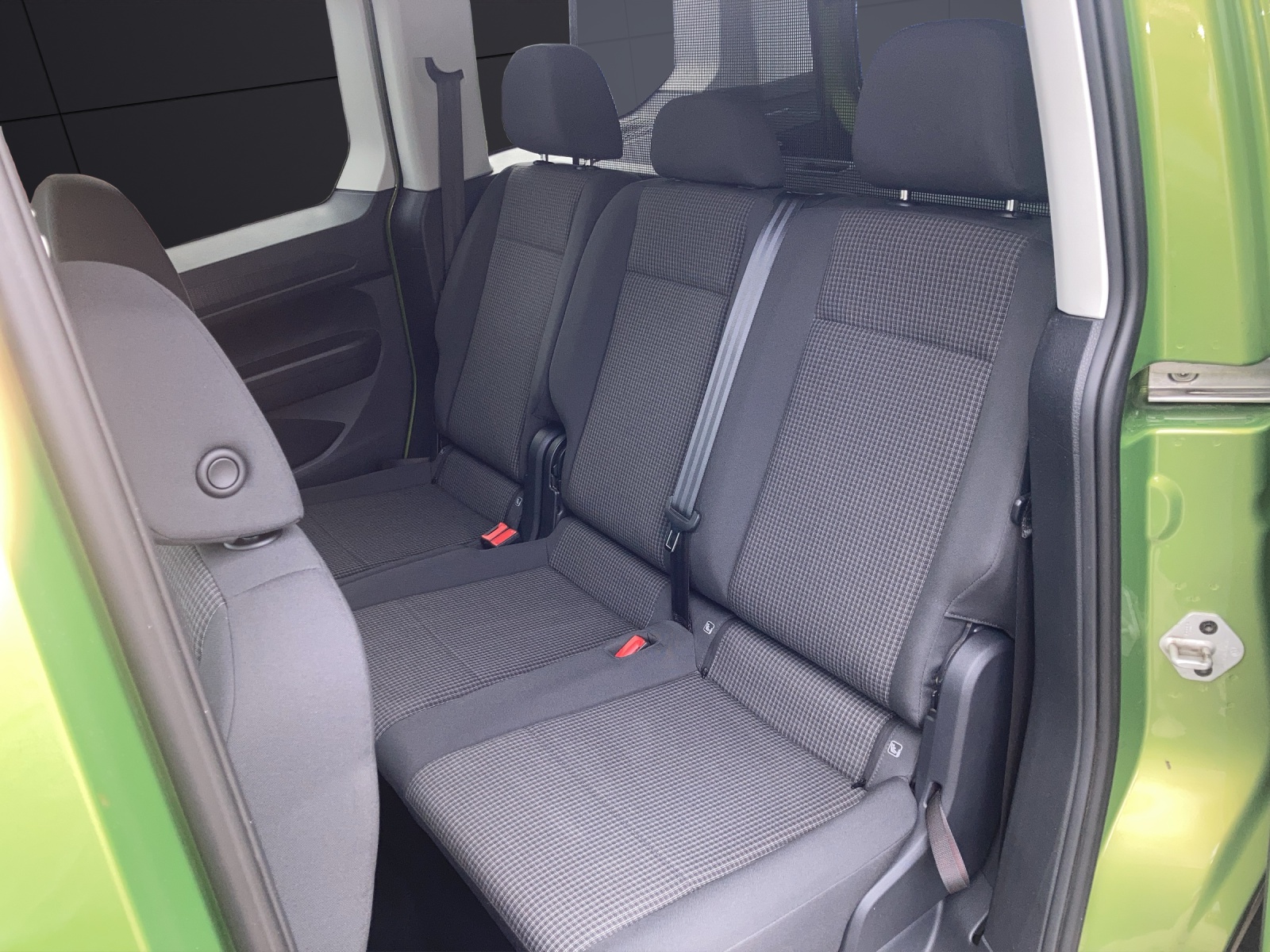 Fahrzeugabbildung Volkswagen Caddy TSI Life DSG AHK Klima GRA PDC SH