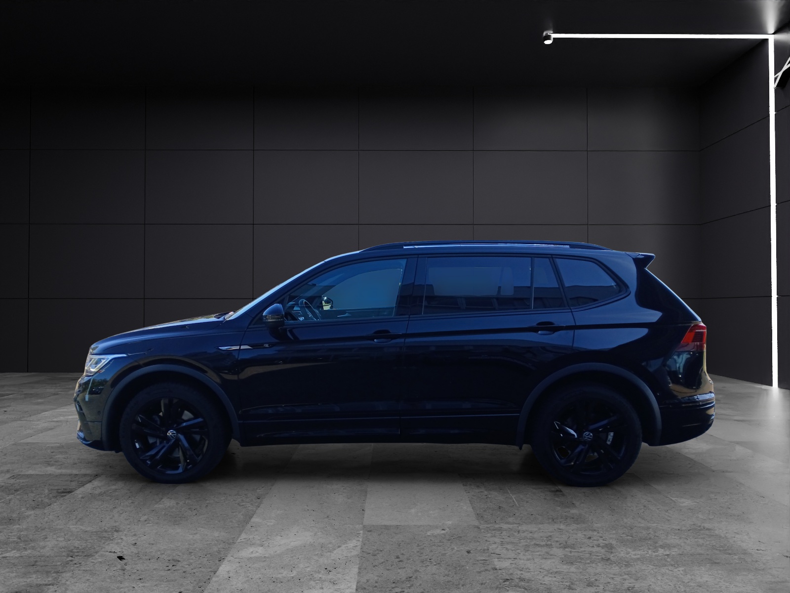 Fahrzeugabbildung Volkswagen Tiguan Allspace TSI R-Line DSG 4M Matrix Navi AID ACC RFK