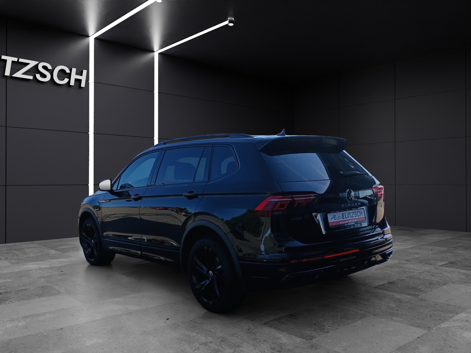 Fahrzeugabbildung Volkswagen Tiguan Allspace TSI R-Line DSG 4M Matrix Navi AID ACC RFK