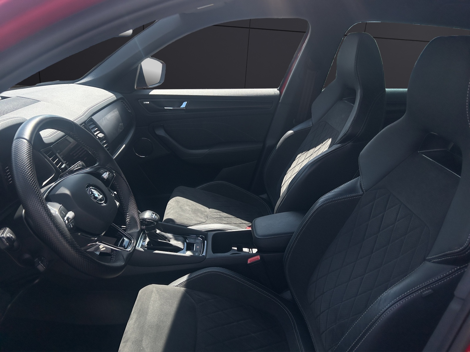 Fahrzeugabbildung SKODA Kodiaq TDI Sportline DSG 4x4 Matrix AHK Navi VC ACC RFK SHZ 20
