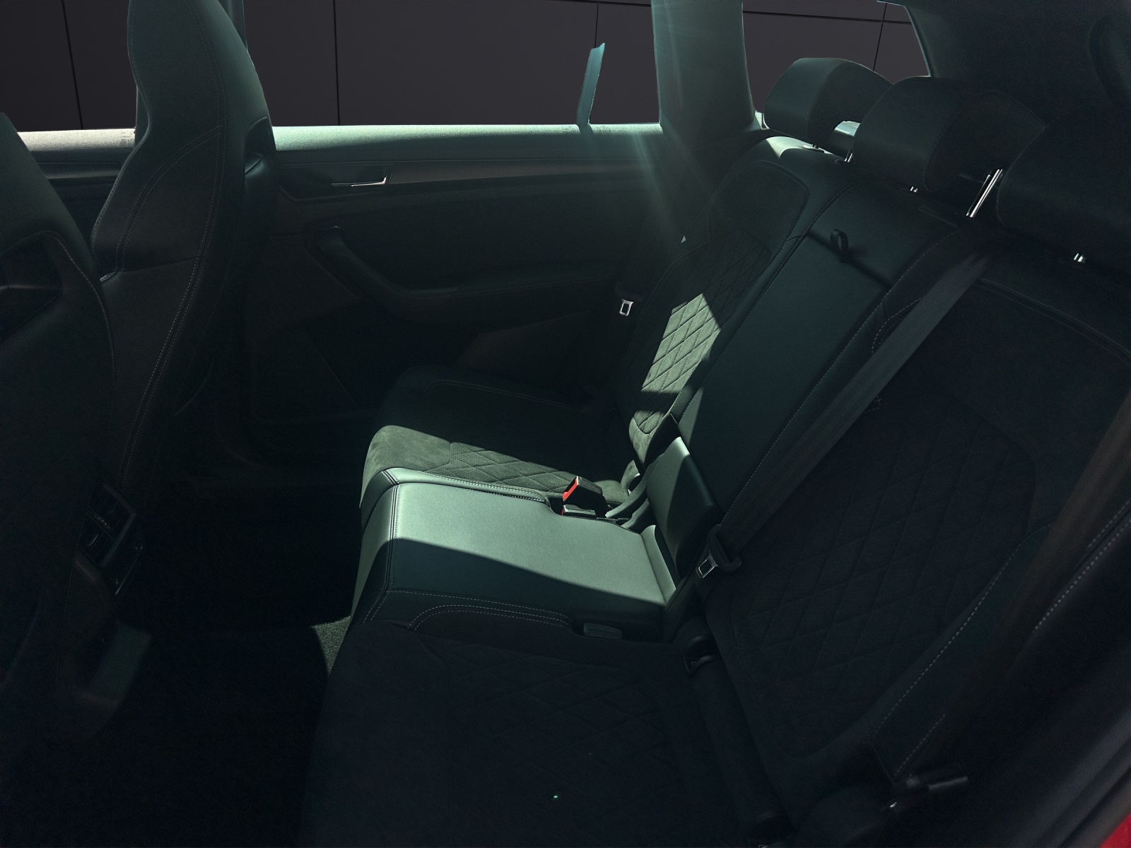 Fahrzeugabbildung SKODA Kodiaq TDI Sportline DSG 4x4 Matrix AHK Navi VC ACC RFK SHZ 20