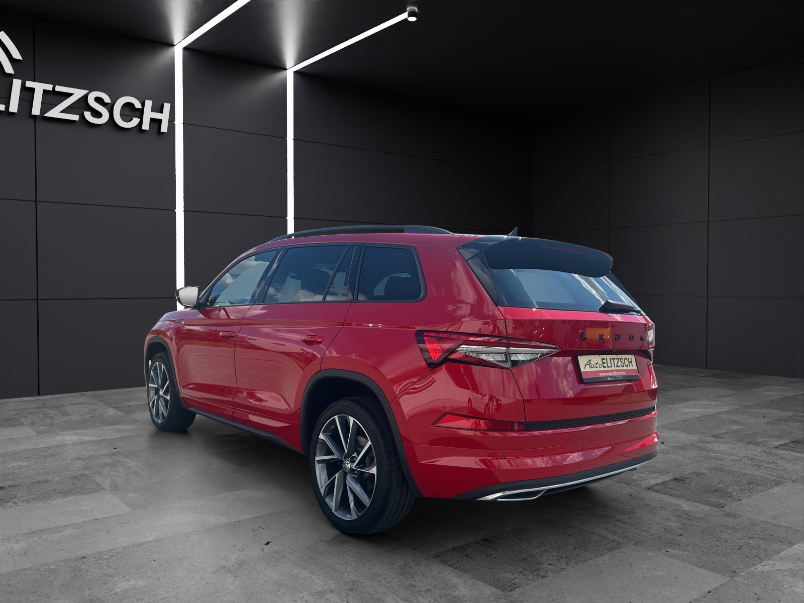 Fahrzeugabbildung SKODA Kodiaq TDI Sportline DSG 4x4 Matrix AHK Navi VC ACC RFK SHZ 20