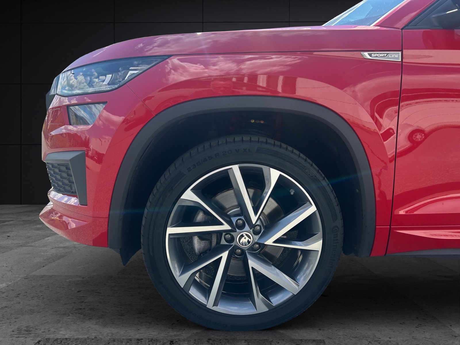 Fahrzeugabbildung SKODA Kodiaq TDI Sportline DSG 4x4 Matrix AHK Navi VC ACC RFK SHZ 20