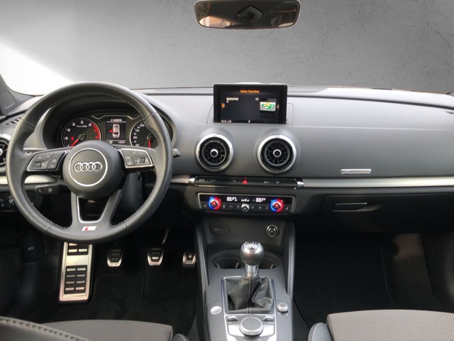 Fahrzeugabbildung Audi A3 Limousine 35 TFSI sport Xenon AHK SH