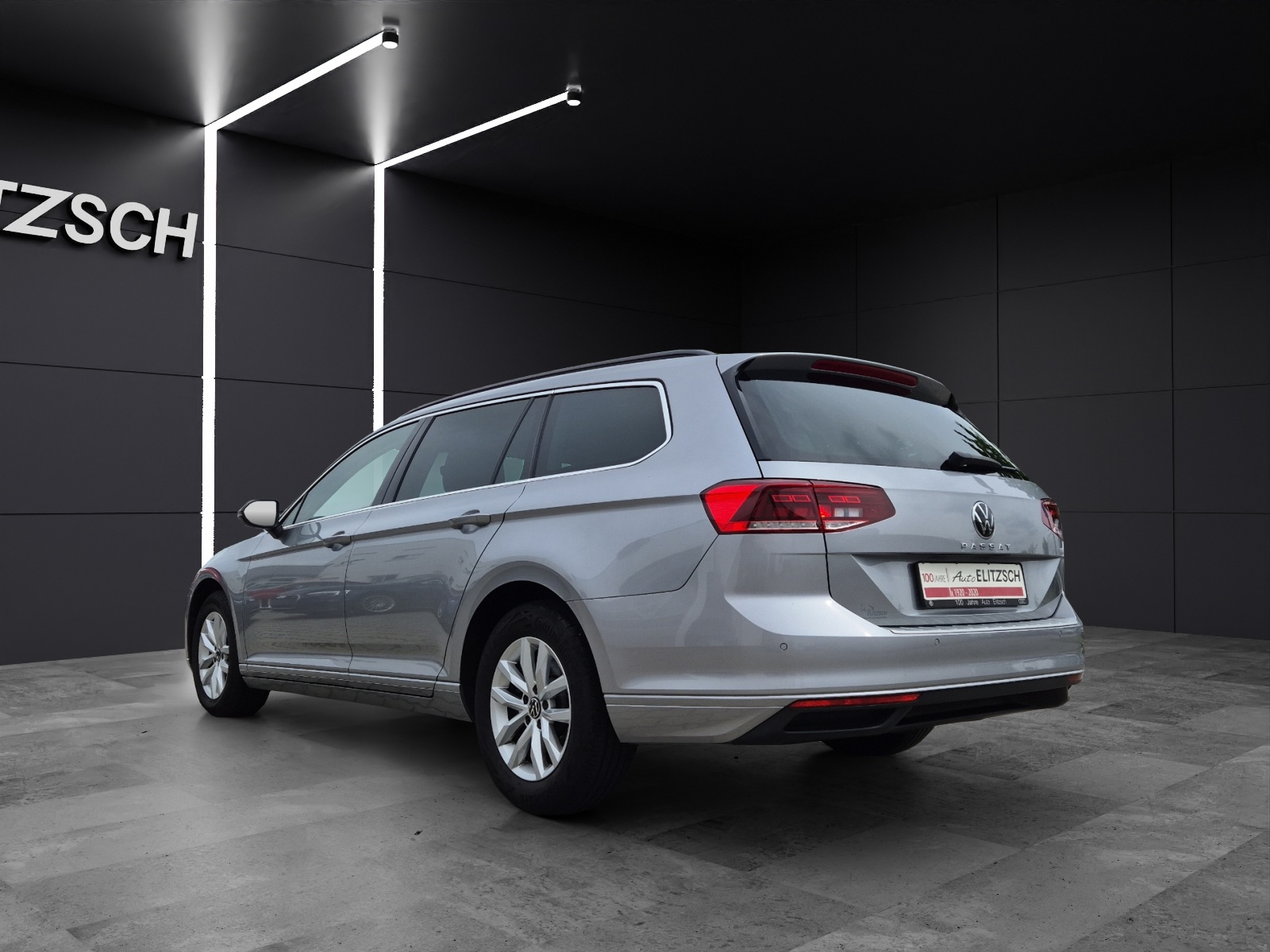 Fahrzeugabbildung Volkswagen Passat Variant TDI Business DSG AHK Navi ACC RFK SH LM