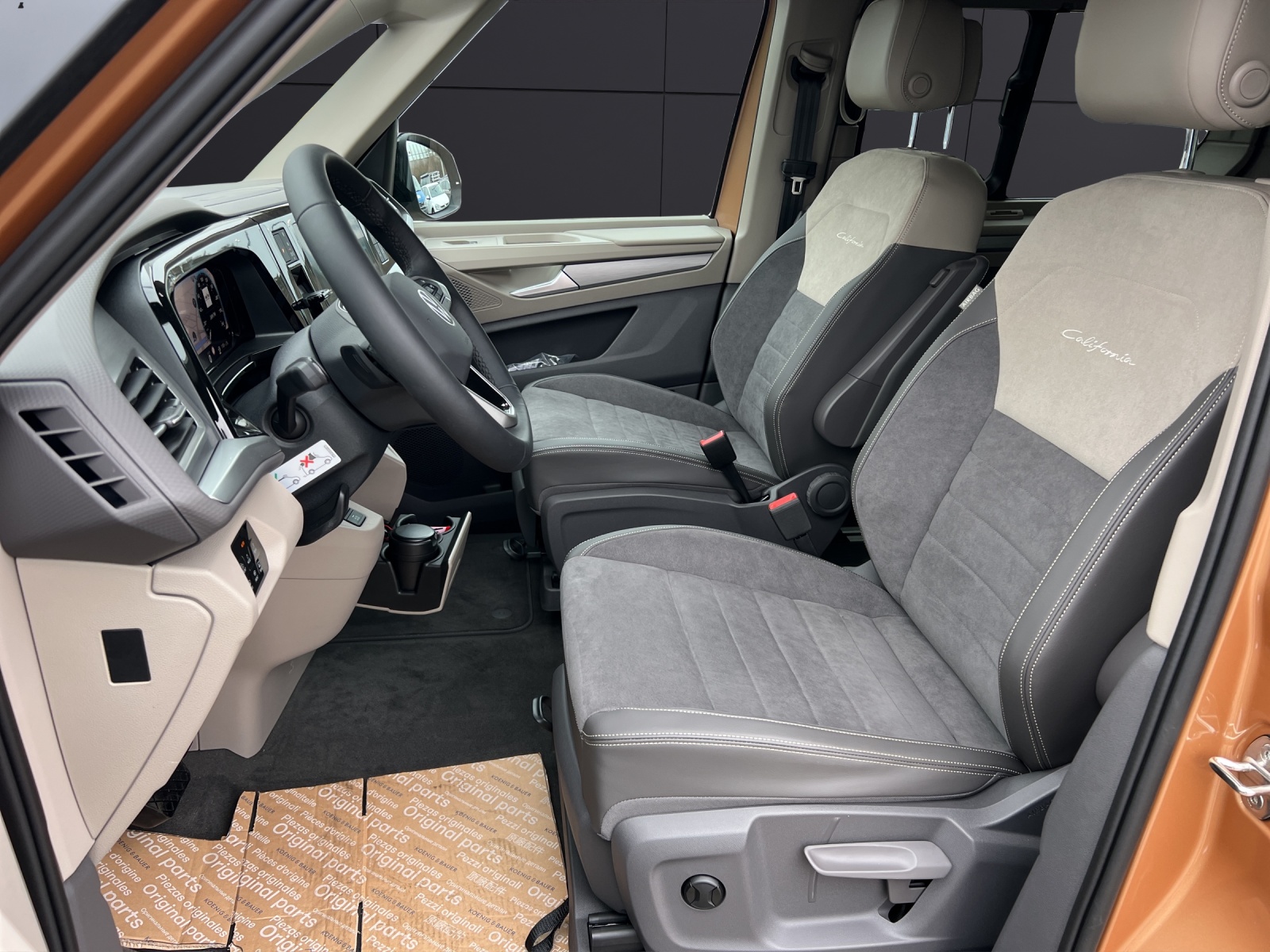 Fahrzeugabbildung Volkswagen T7 California Ocean TDI 7-DSG NAVI STANDH. DCC RFK ACC