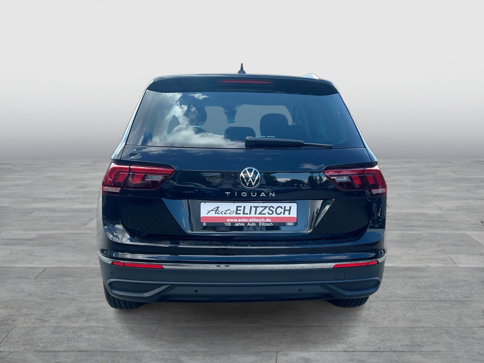 Fahrzeugabbildung Volkswagen Tiguan 1.5 TSI Move DSG Standhzg. LED Navi AID ACC PDC SH