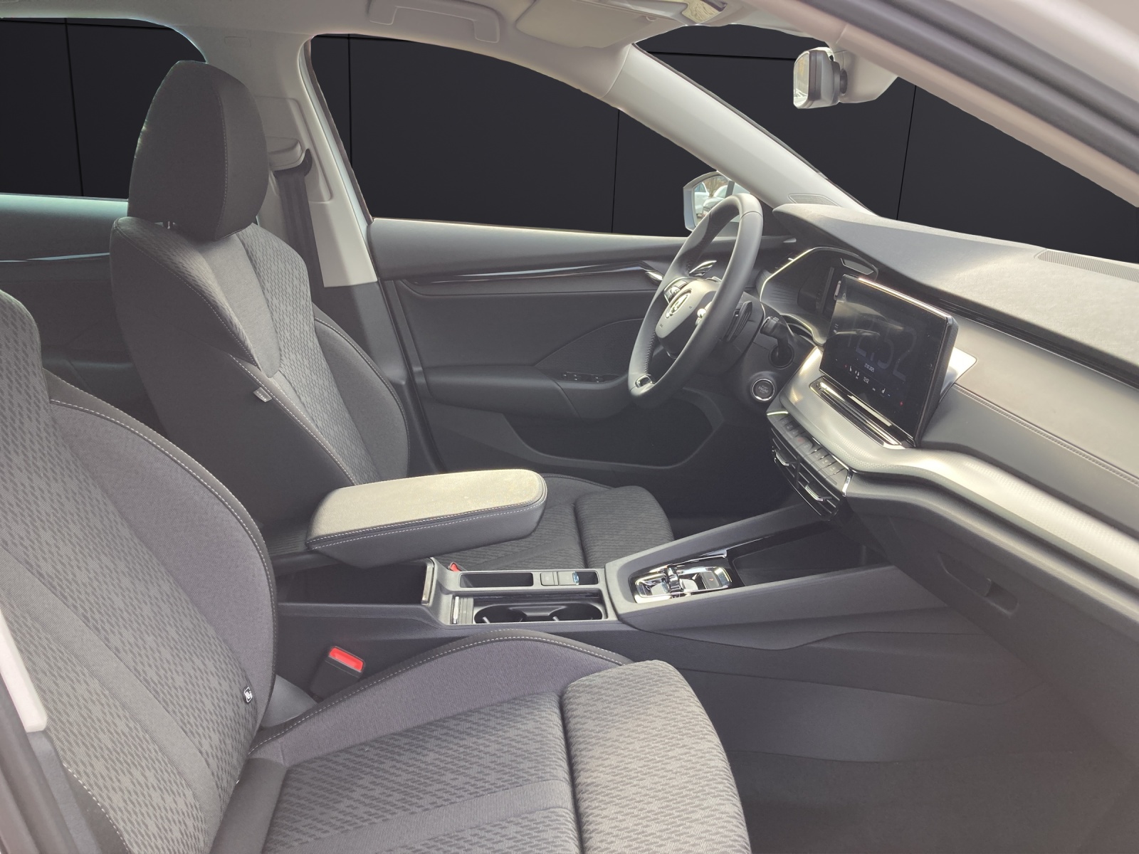 Fahrzeugabbildung SKODA Octavia Combi TSI Ambition DSG LED ACC AID NAVI PDC SHZ LM