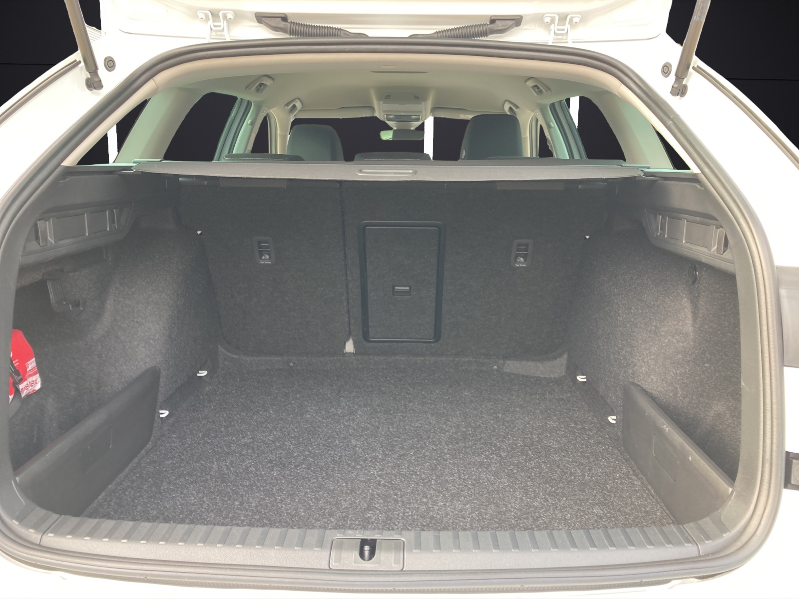 Fahrzeugabbildung SKODA Octavia Combi TSI Ambition DSG LED ACC AID NAVI PDC SHZ LM