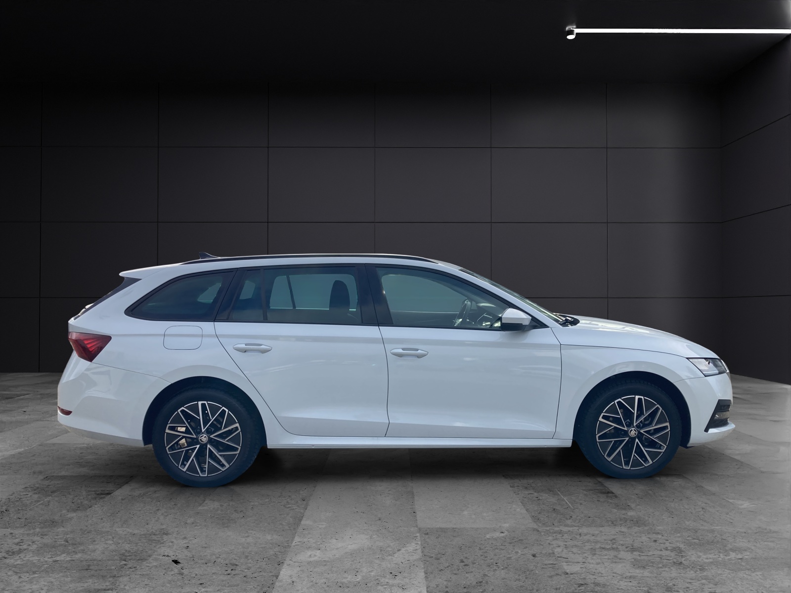 Fahrzeugabbildung SKODA Octavia Combi TSI Ambition DSG LED ACC AID NAVI PDC SHZ LM