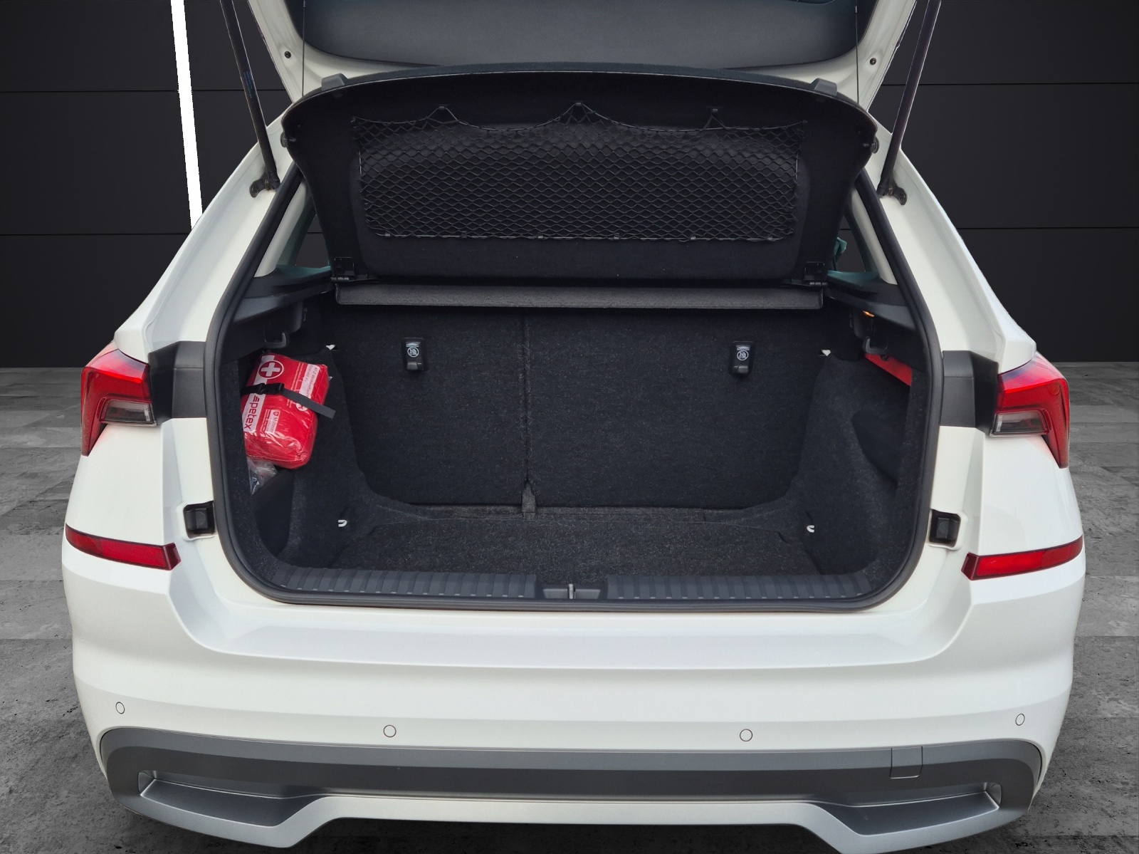 Fahrzeugabbildung SKODA Kamiq TSI Clever DSG LED ACC RFK SH 17