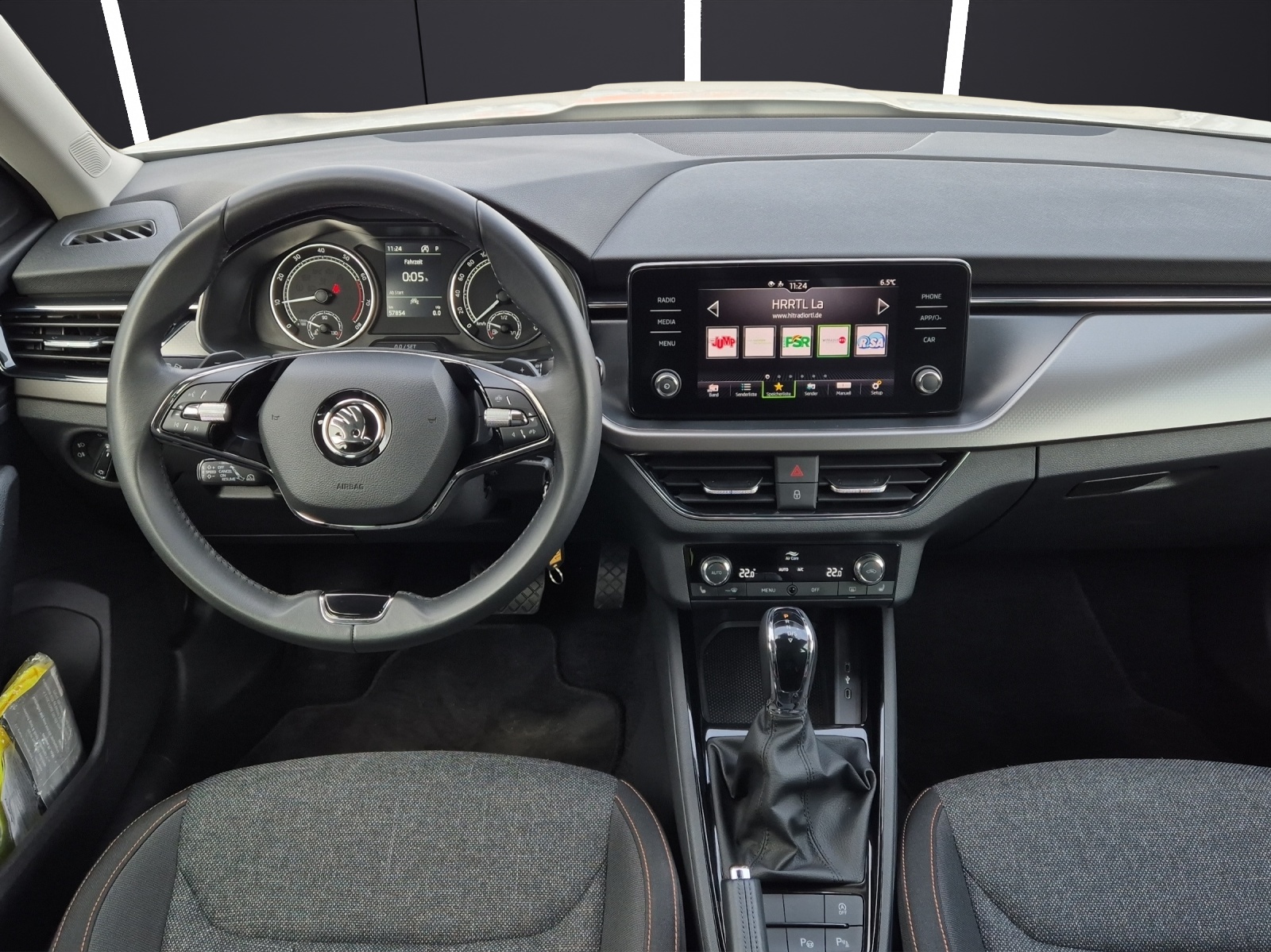 Fahrzeugabbildung SKODA Kamiq TSI Clever DSG LED ACC RFK SH 17