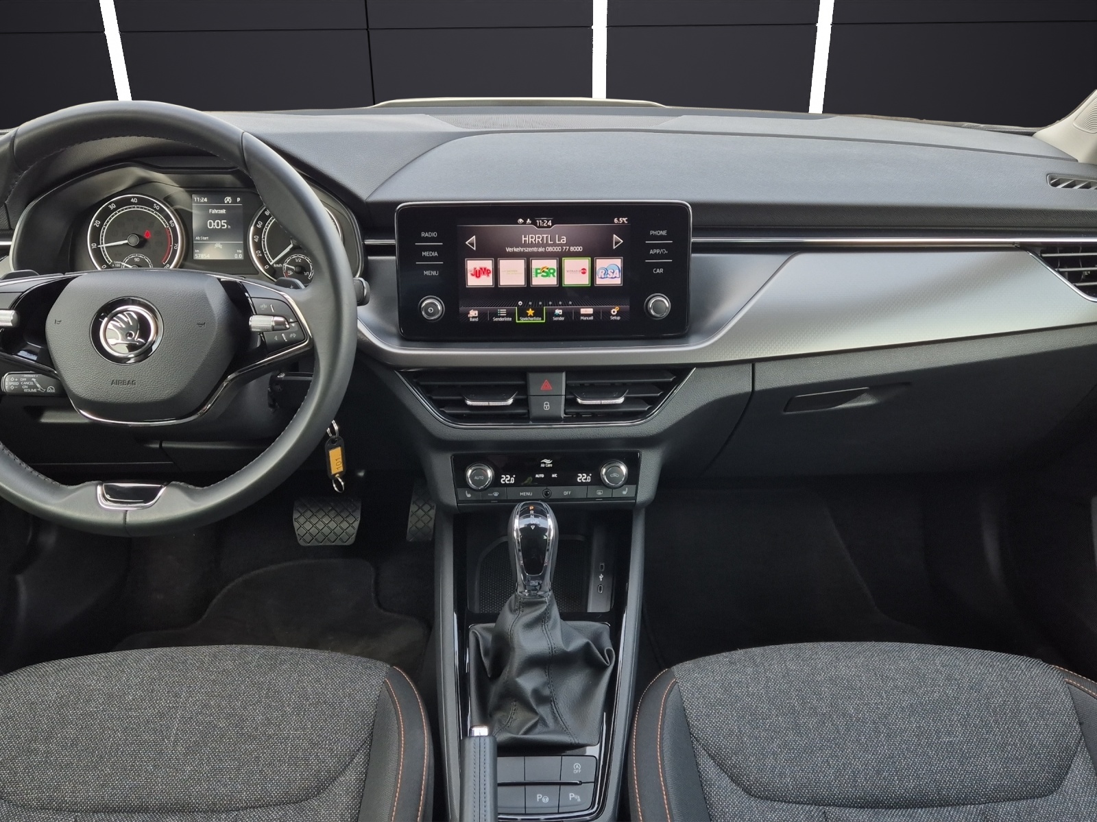 Fahrzeugabbildung SKODA Kamiq TSI Clever DSG LED ACC RFK SH 17