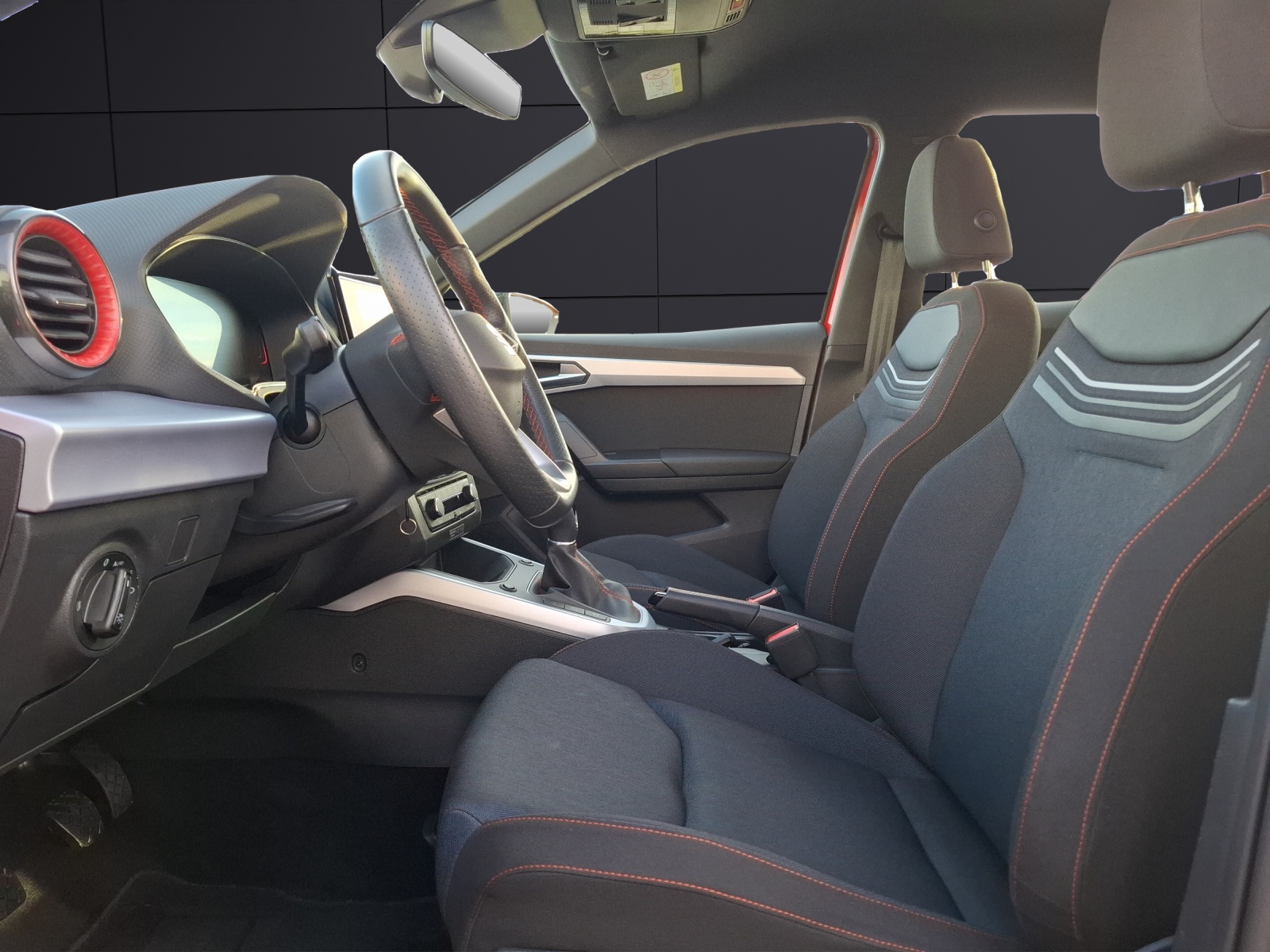 Fahrzeugabbildung SEAT Arona TSI FR-Line LED Navi GRA PDC SH LM