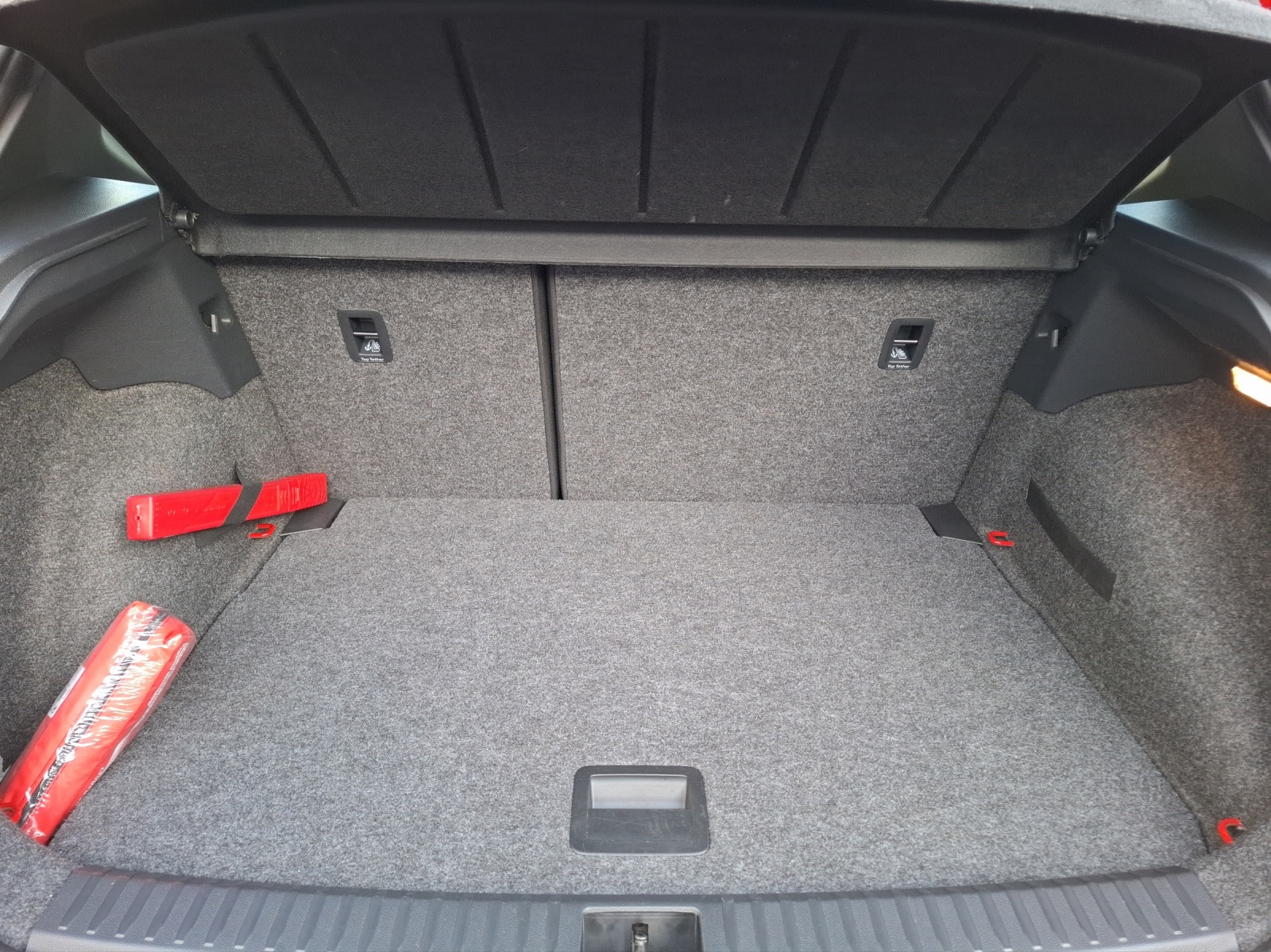 Fahrzeugabbildung SEAT Arona TSI FR-Line LED Navi GRA PDC SH LM