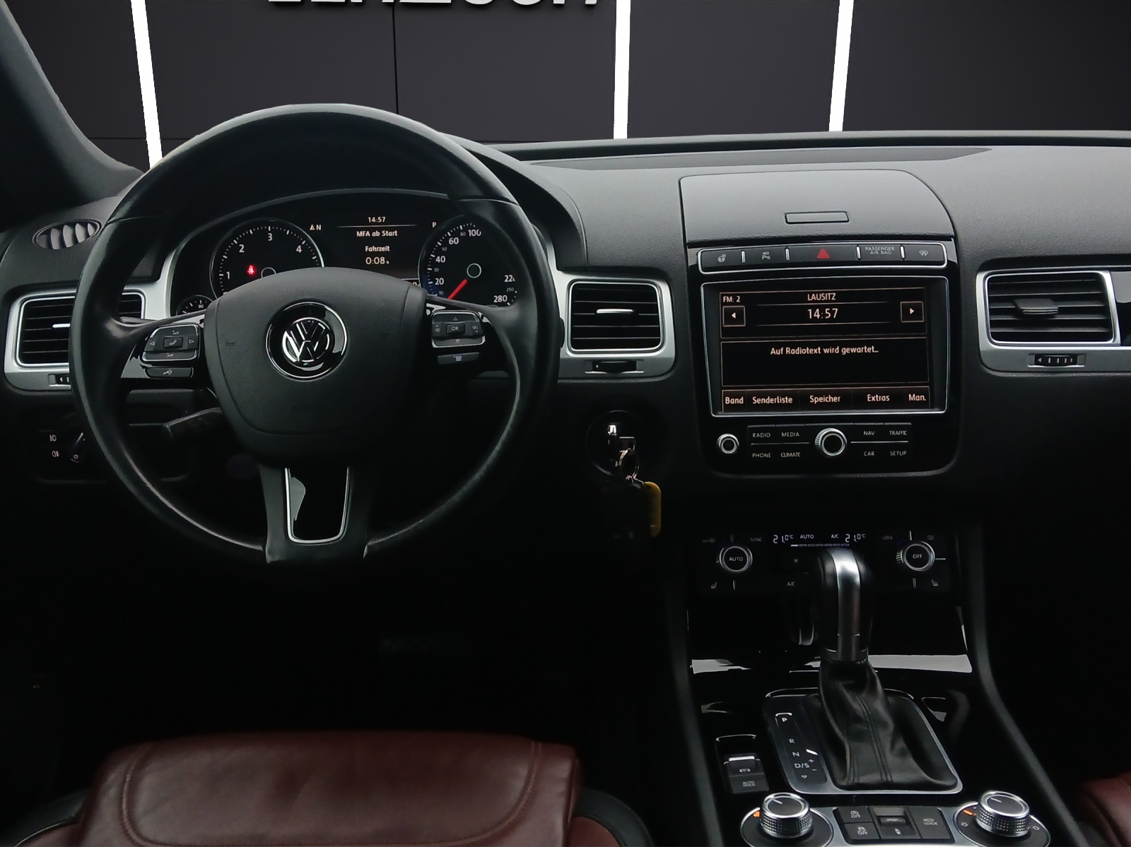 Fahrzeugabbildung Volkswagen Touareg TDI Exclusive Terrain-Tech 4M R-Line Standhzg Xenon AHK Navi Luft Leder