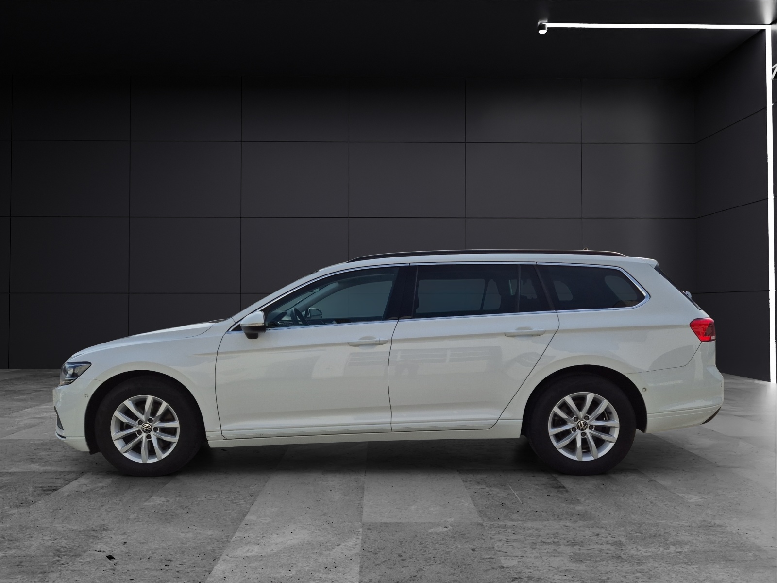 Fahrzeugabbildung Volkswagen Passat Variant TDI Business DSG LED Navi AID ACC RFK SH