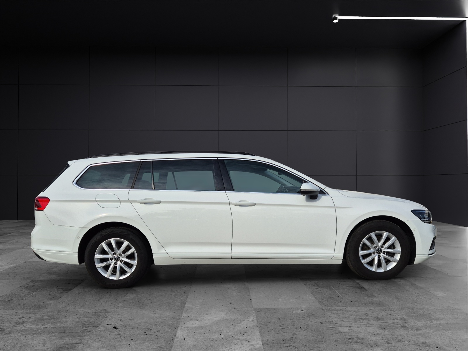 Fahrzeugabbildung Volkswagen Passat Variant TDI Business DSG LED Navi AID ACC RFK SH