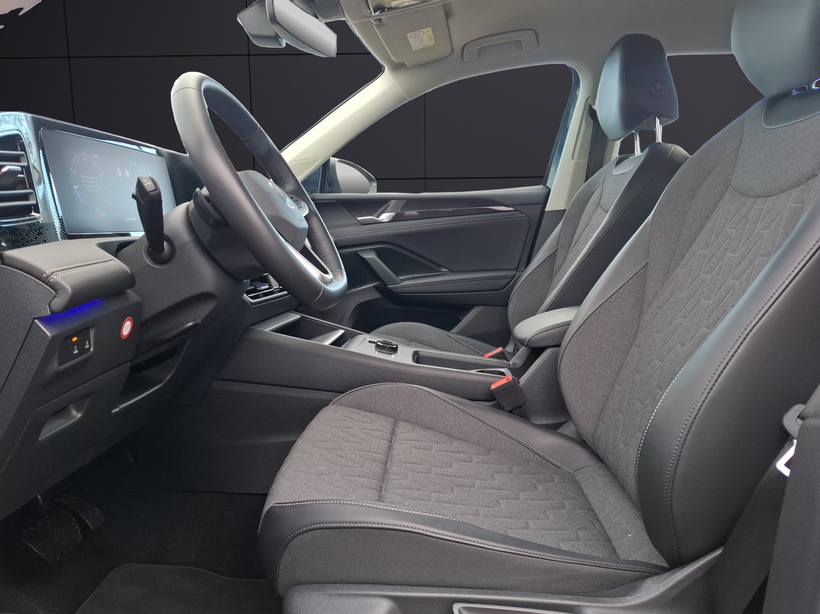 Fahrzeugabbildung Volkswagen Tiguan eTSI Life DSG Standhzg LED AHK Navi AID ACC RFK SH 20