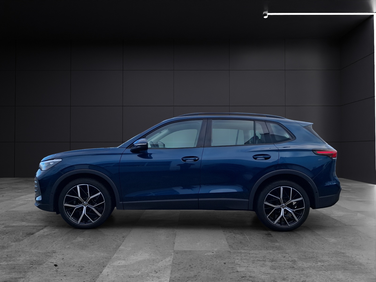 Fahrzeugabbildung Volkswagen Tiguan eTSI Life DSG Standhzg LED AHK Navi AID ACC RFK SH 20