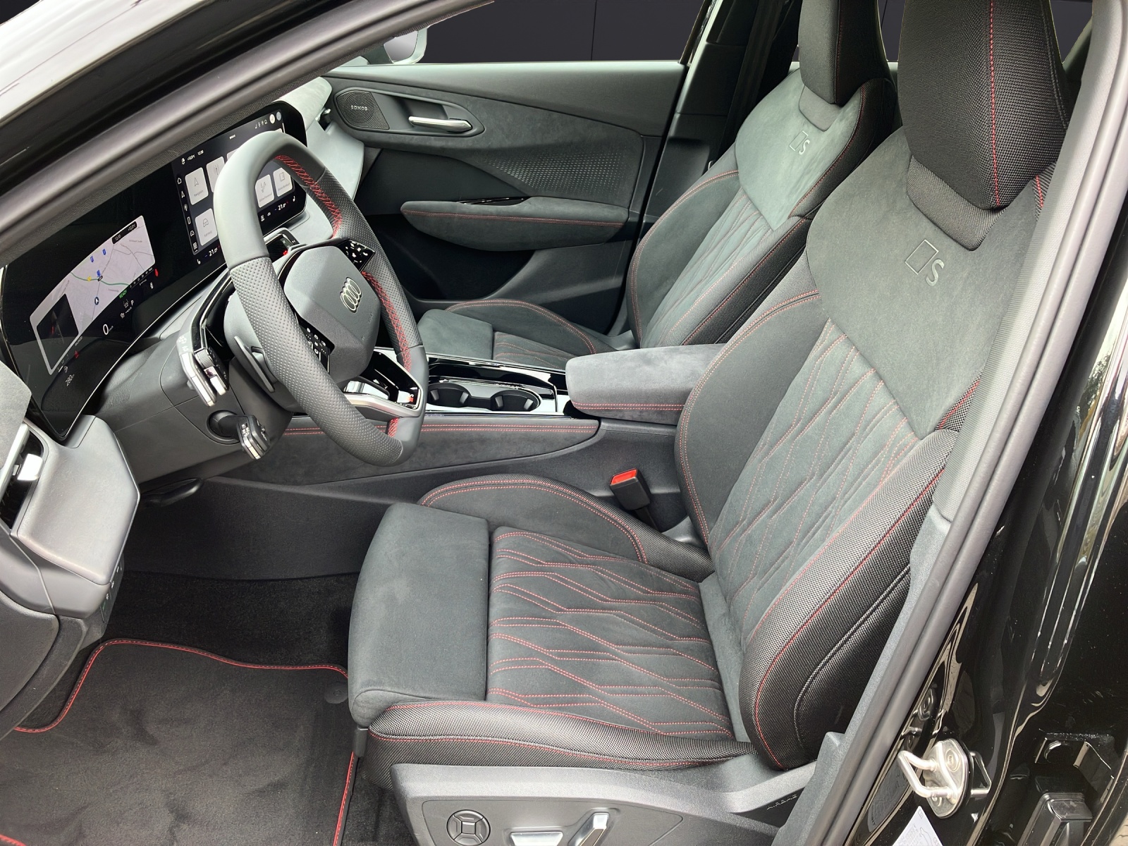 Fahrzeugabbildung Audi Q3 TFSI quattro 195 kW