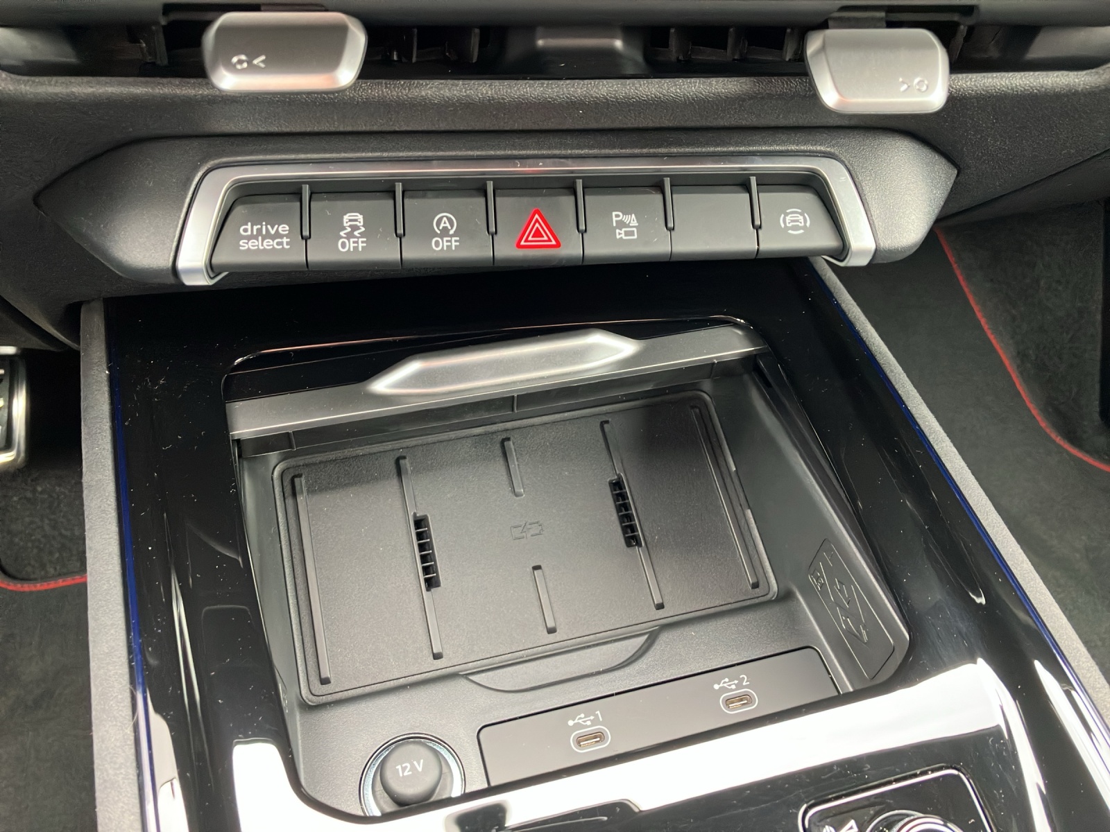 Fahrzeugabbildung Audi Q3 TFSI quattro 195 kW