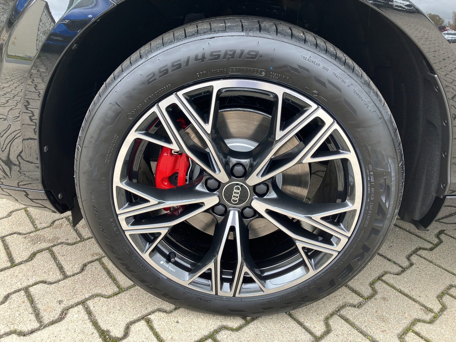 Fahrzeugabbildung Audi Q3 TFSI quattro 195 kW