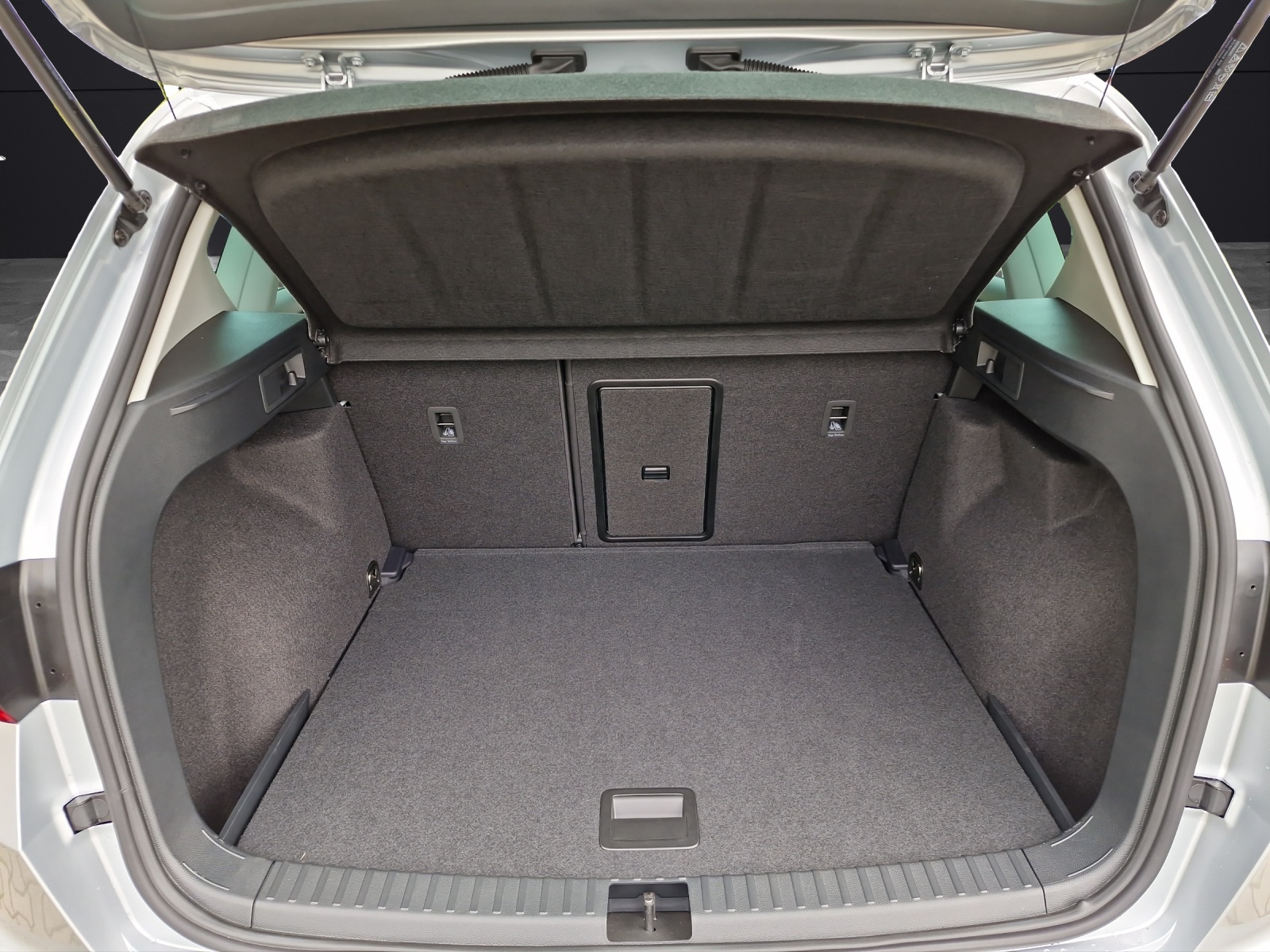 Fahrzeugabbildung SEAT Ateca Style Edition 1.5 TSI AHZ LED NAVI KLIMA