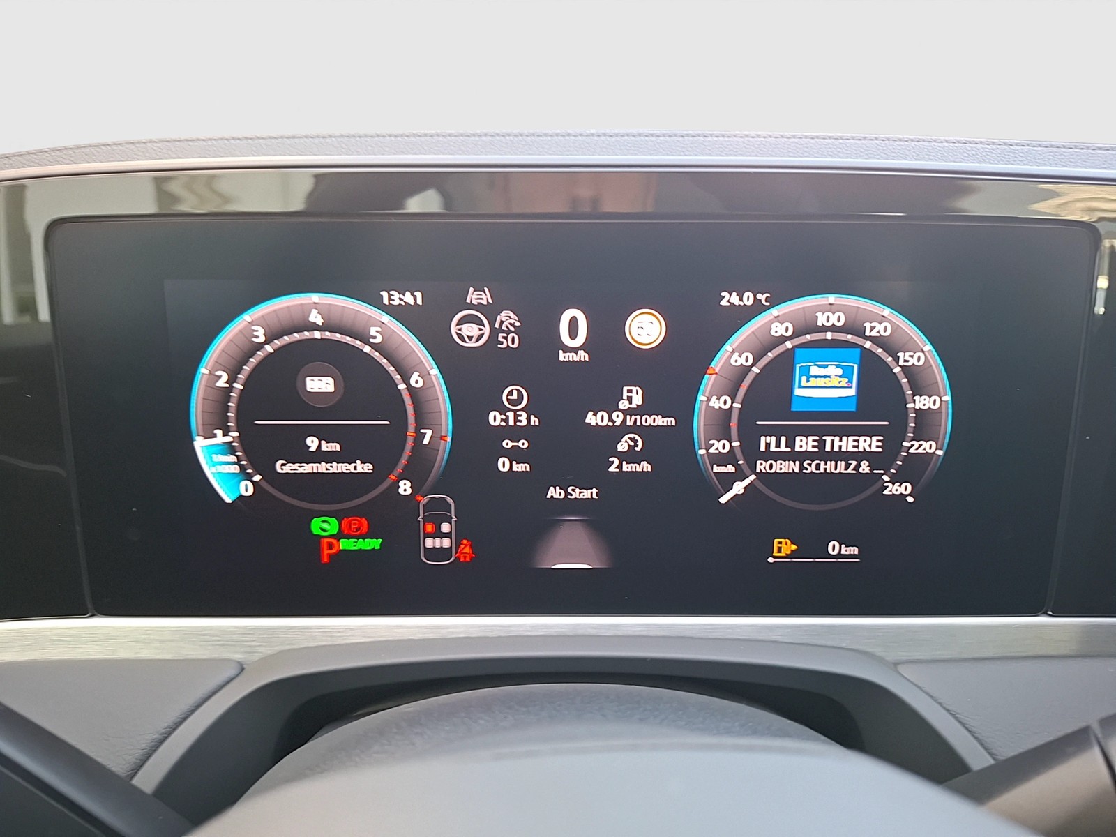 Fahrzeugabbildung Volkswagen Passat Variant eTSI Elegance DSG Matrix AHK Navi AID HUD ACC RFK SH