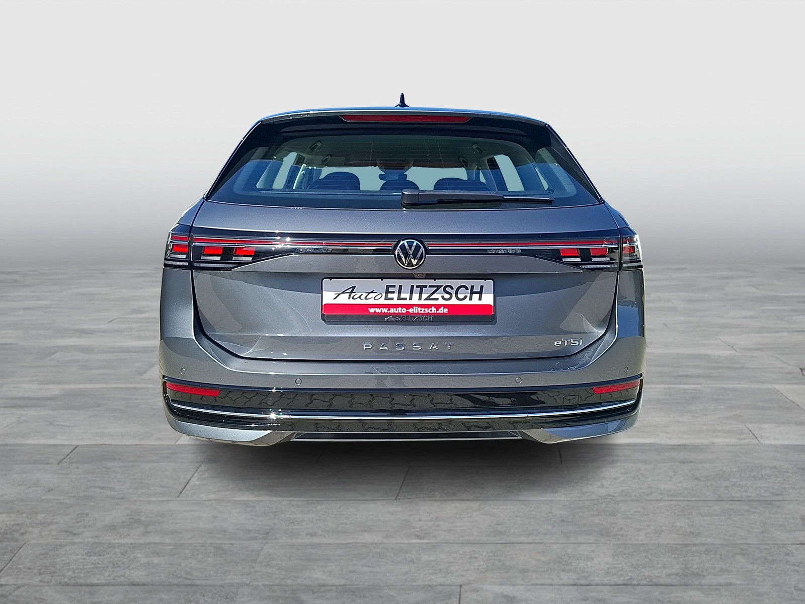 Fahrzeugabbildung Volkswagen Passat Variant eTSI Elegance DSG Matrix AHK Navi AID HUD ACC RFK SH