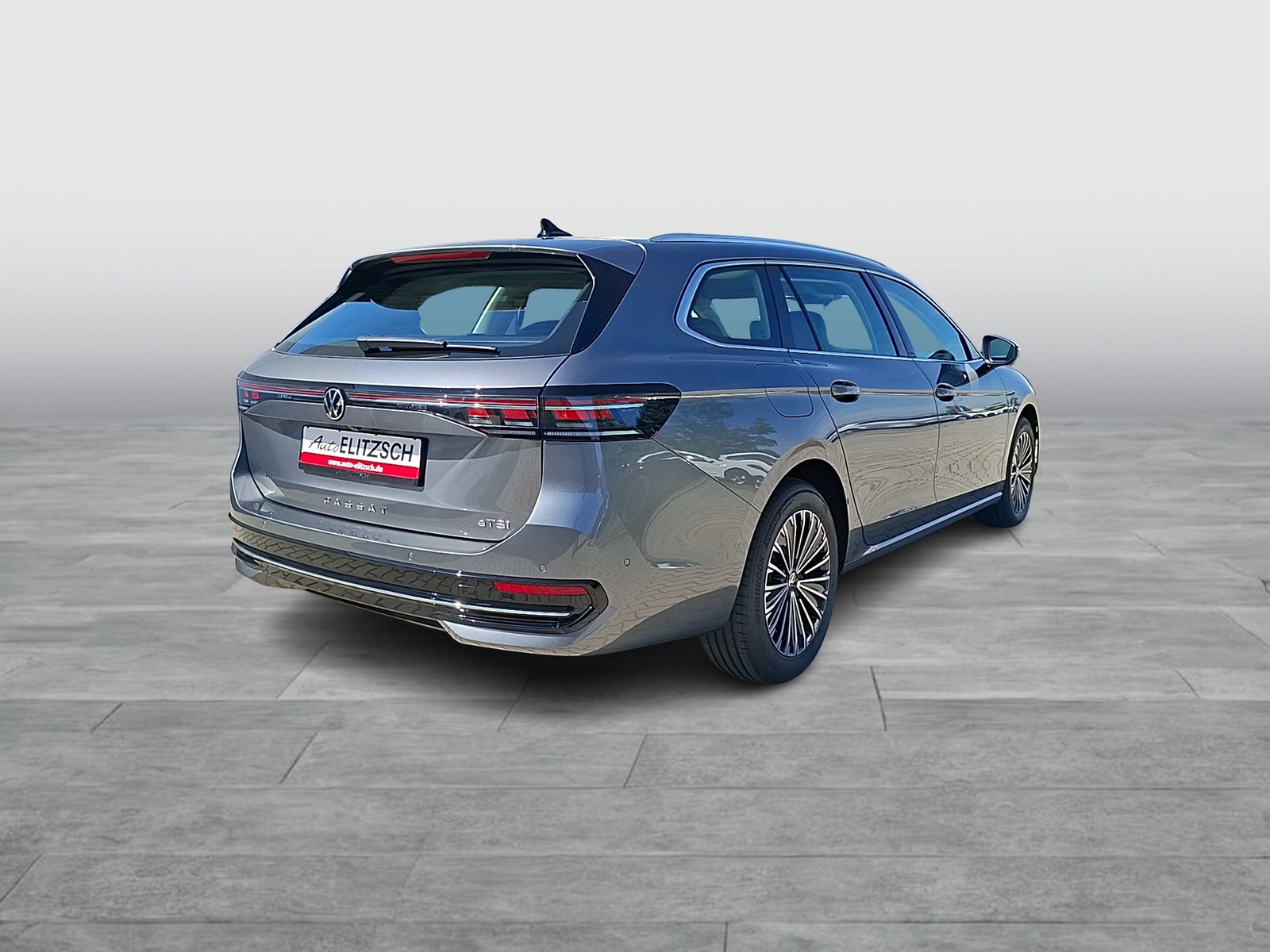 Fahrzeugabbildung Volkswagen Passat Variant eTSI Elegance DSG Matrix AHK Navi AID HUD ACC RFK SH