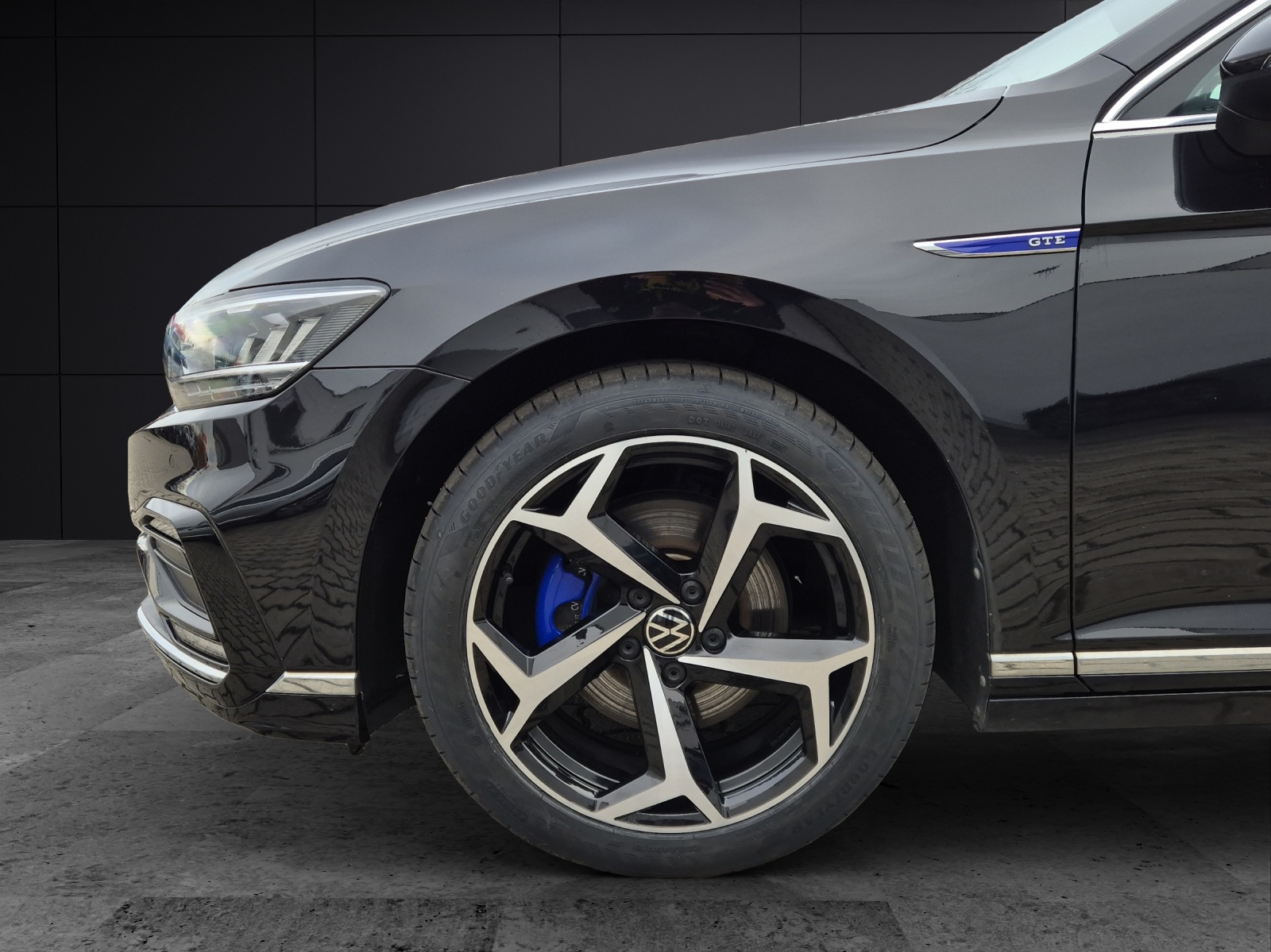 Fahrzeugabbildung Volkswagen Passat Variant GTE LED Navi ACC PDC SH LM