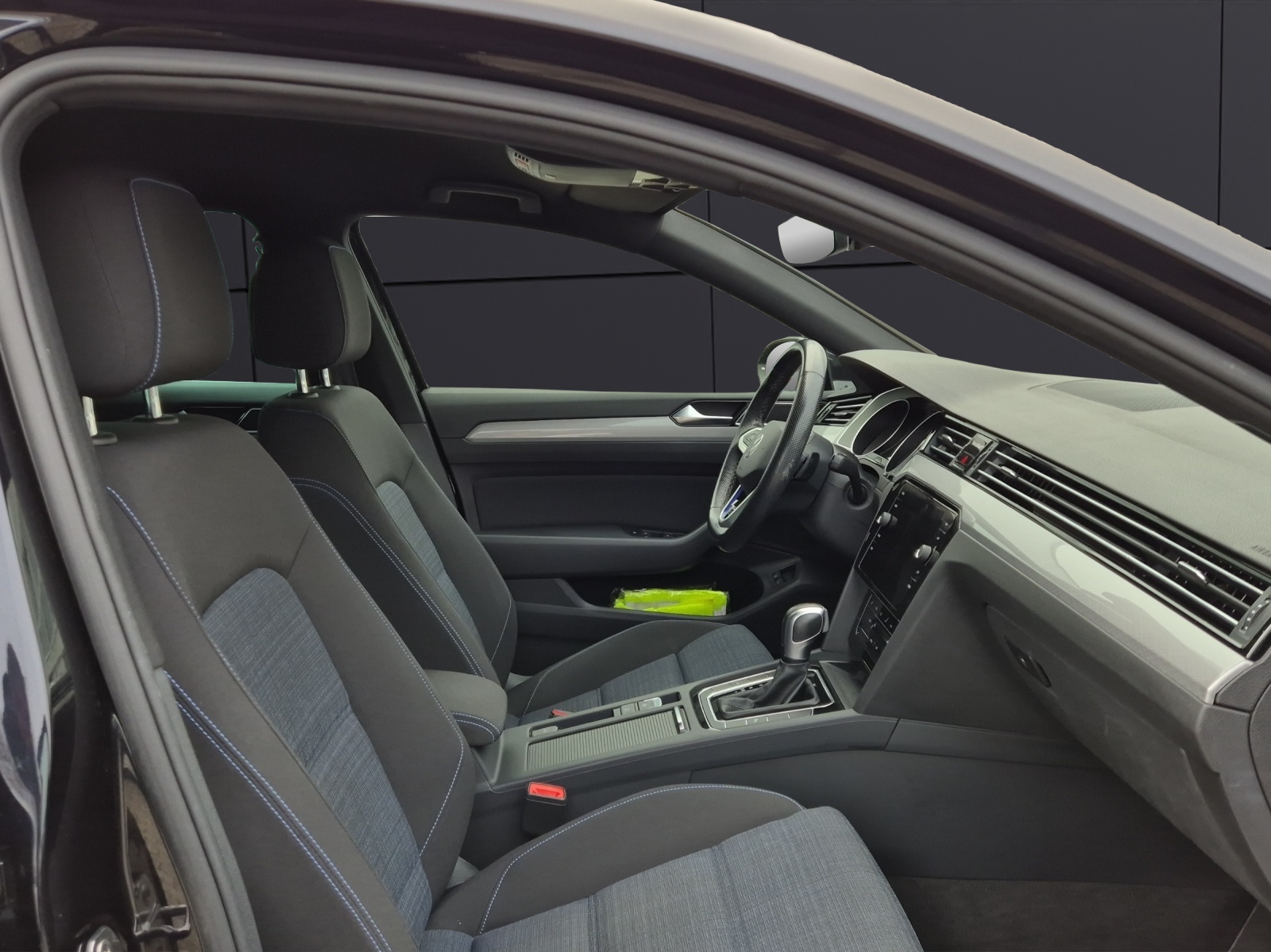 Fahrzeugabbildung Volkswagen Passat Variant GTE LED Navi ACC PDC SH LM