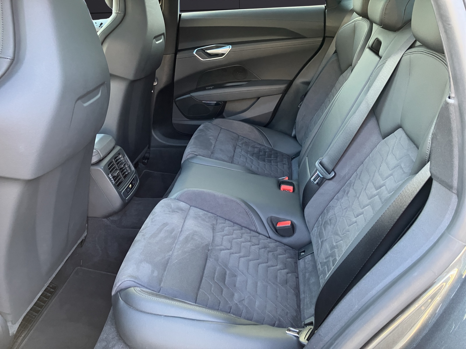 Fahrzeugabbildung Audi e-tron GT quattro MATRIX B&O WP SHZ ACC Navi Pano